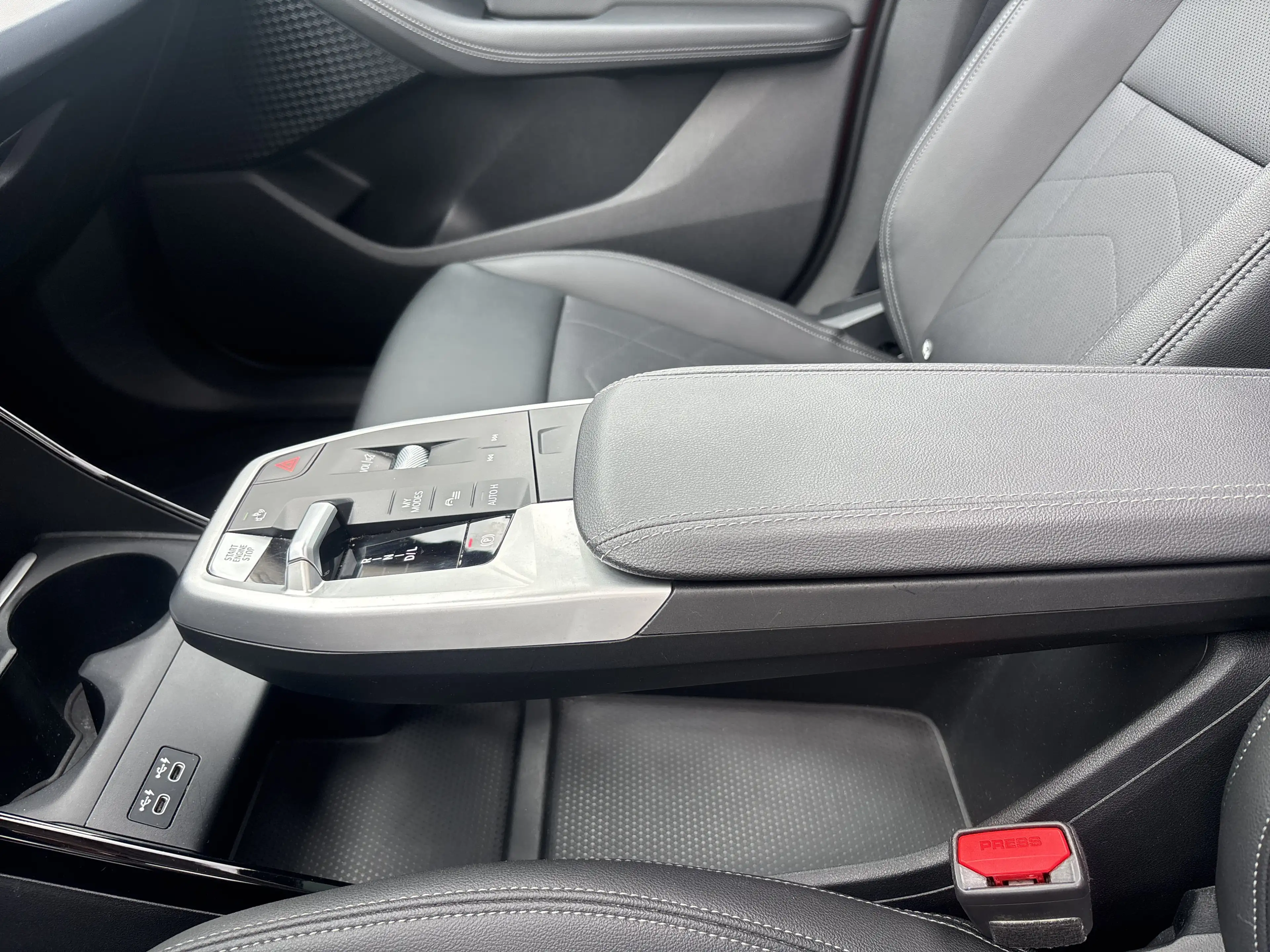 BMW 223 i xDrive Active Tourer Head-Up DAB LED Shz — photo 17