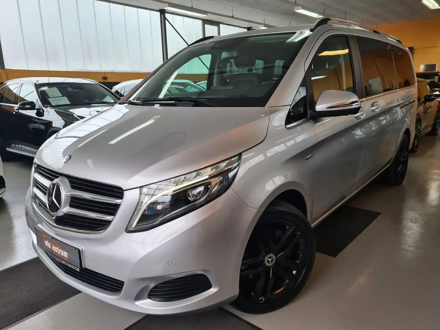 Mercedes-Benz V 250 d 4 M*AvantEd*Leder Nappa*Pano*ACC*AHK*360° Argent - 1