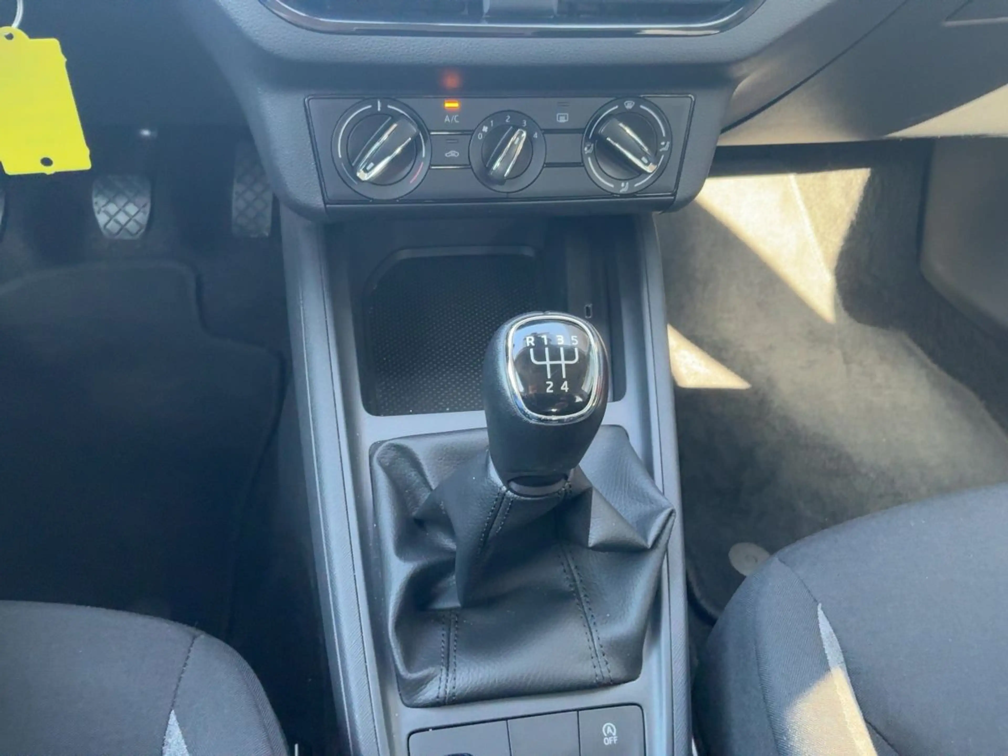 Skoda Kamiq 1.0 TSI Active — photo 15