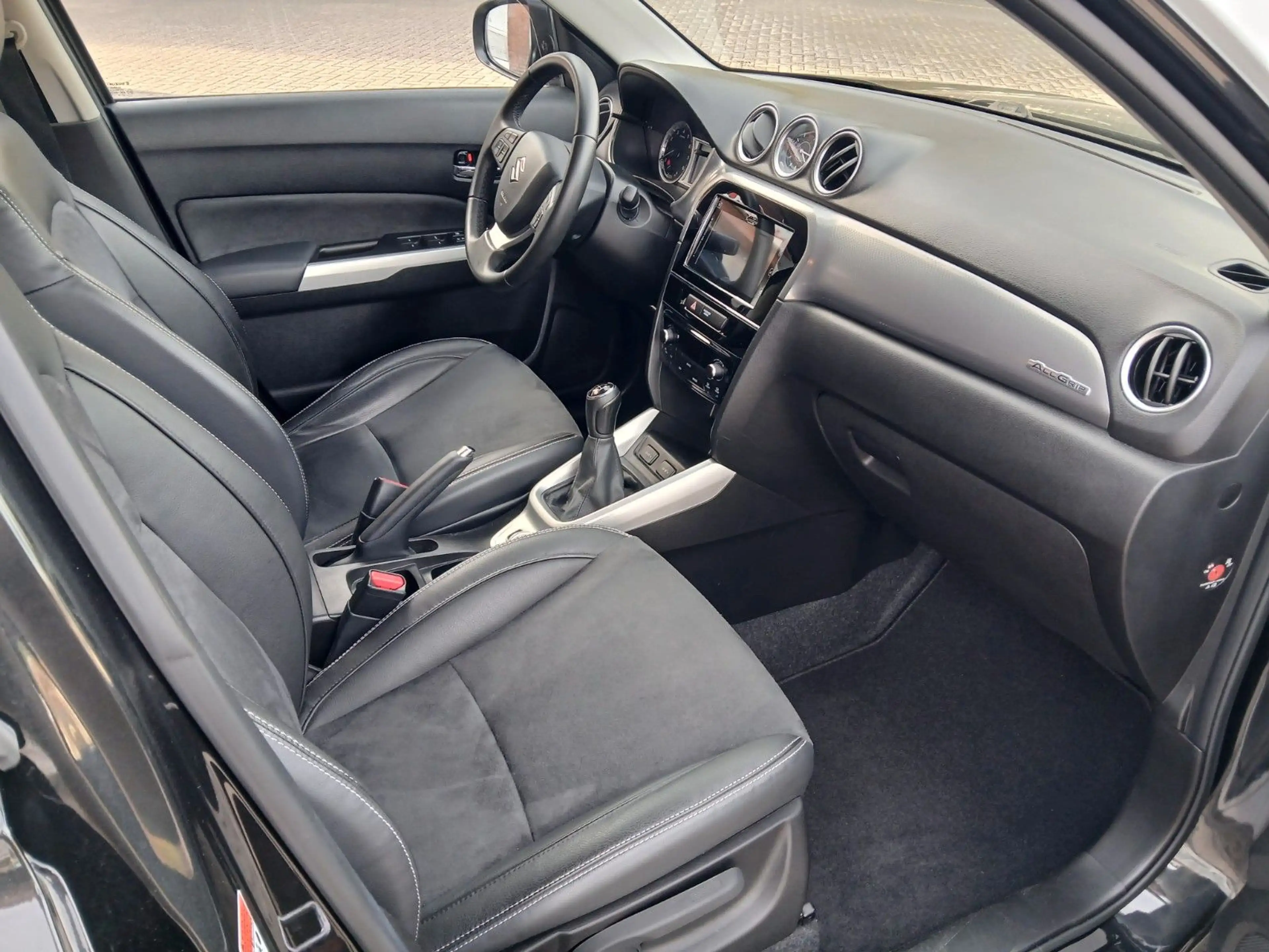 Suzuki Vitara 1.6 Comfort+ 4x4 — photo 10