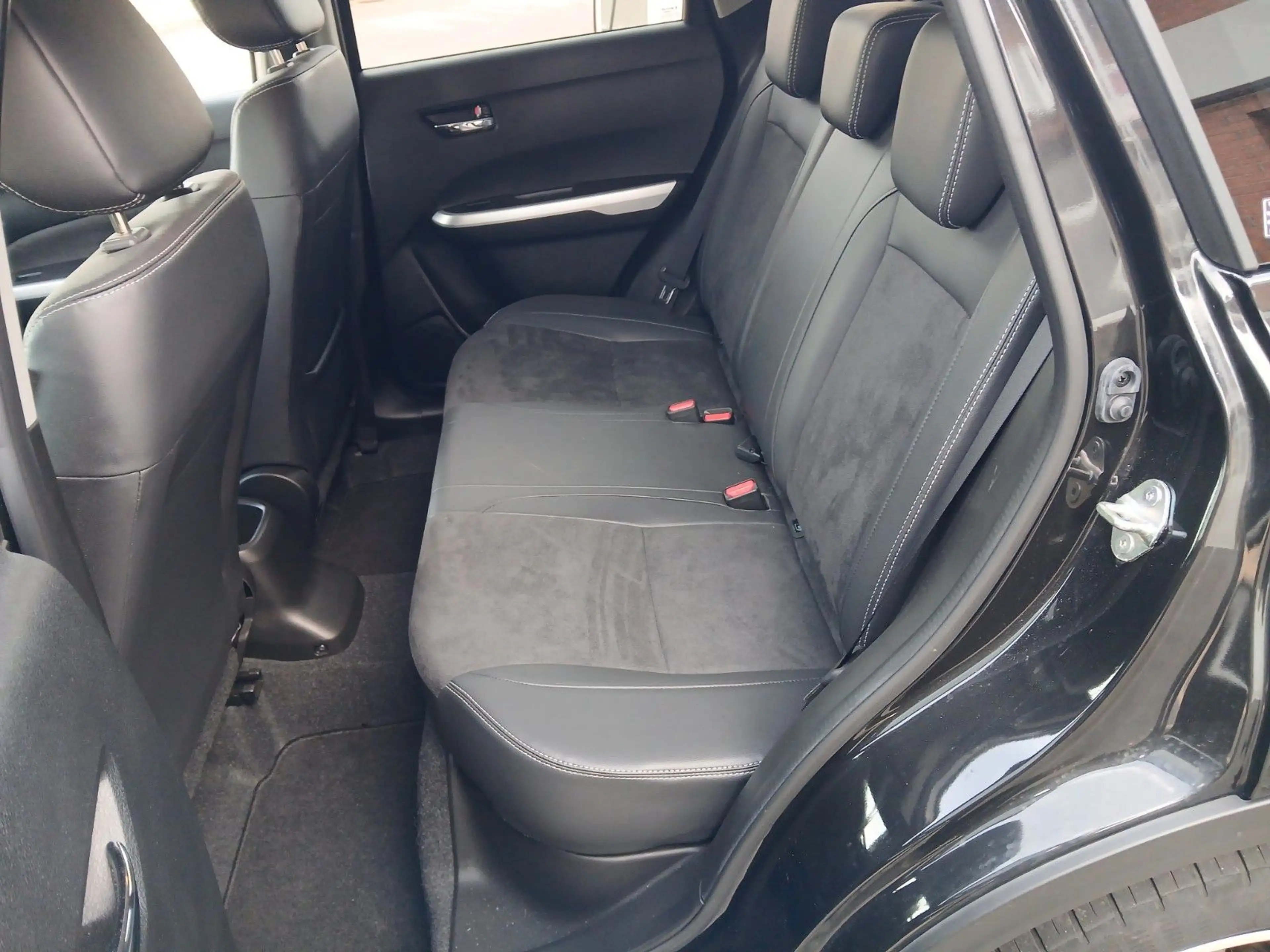 Suzuki Vitara 1.6 Comfort+ 4x4 — photo 11