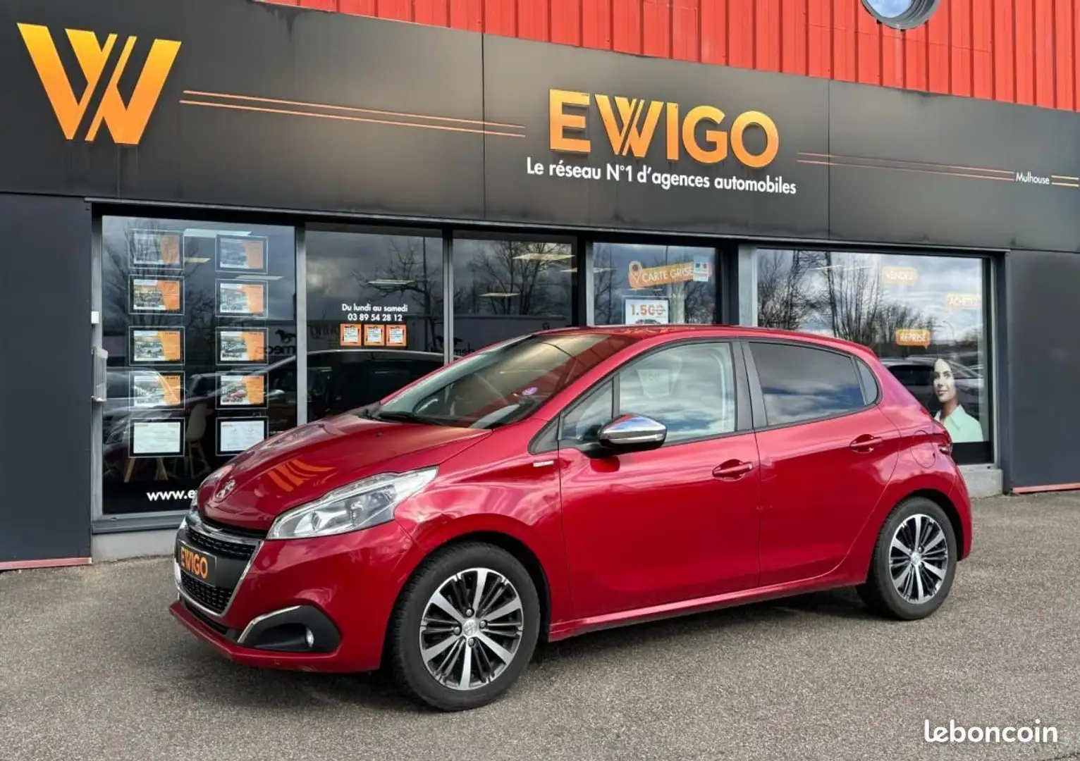 Peugeot 208 1.2 PURETECH 82ch STYLE COURROIE DISTRI CHANGEE Rouge - 1