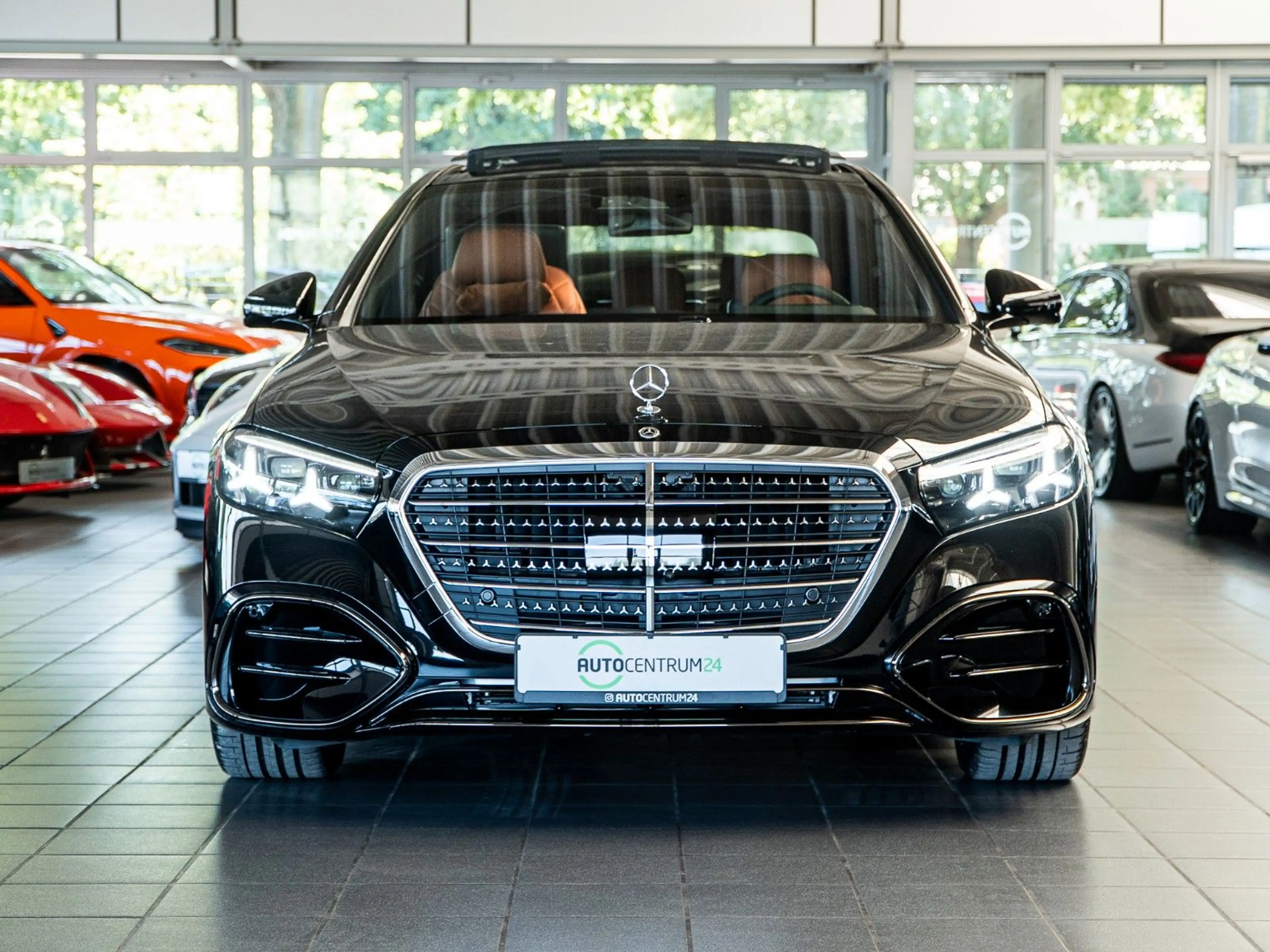 Mercedes-Benz S 450 d AMG Pano Chauffeur Brown HUD — photo 3
