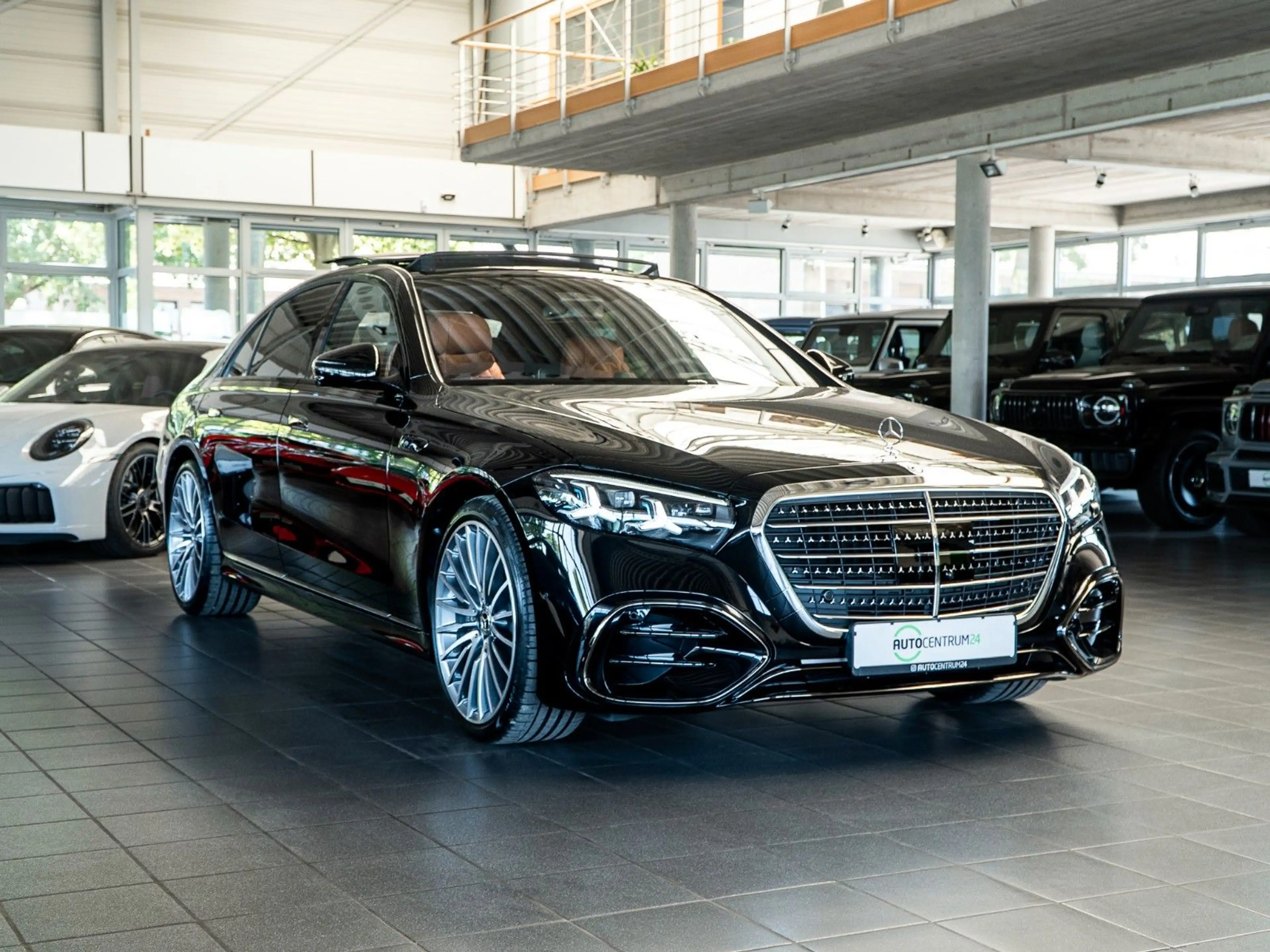 Mercedes-Benz S 450 d AMG Pano Chauffeur Brown HUD — photo 4