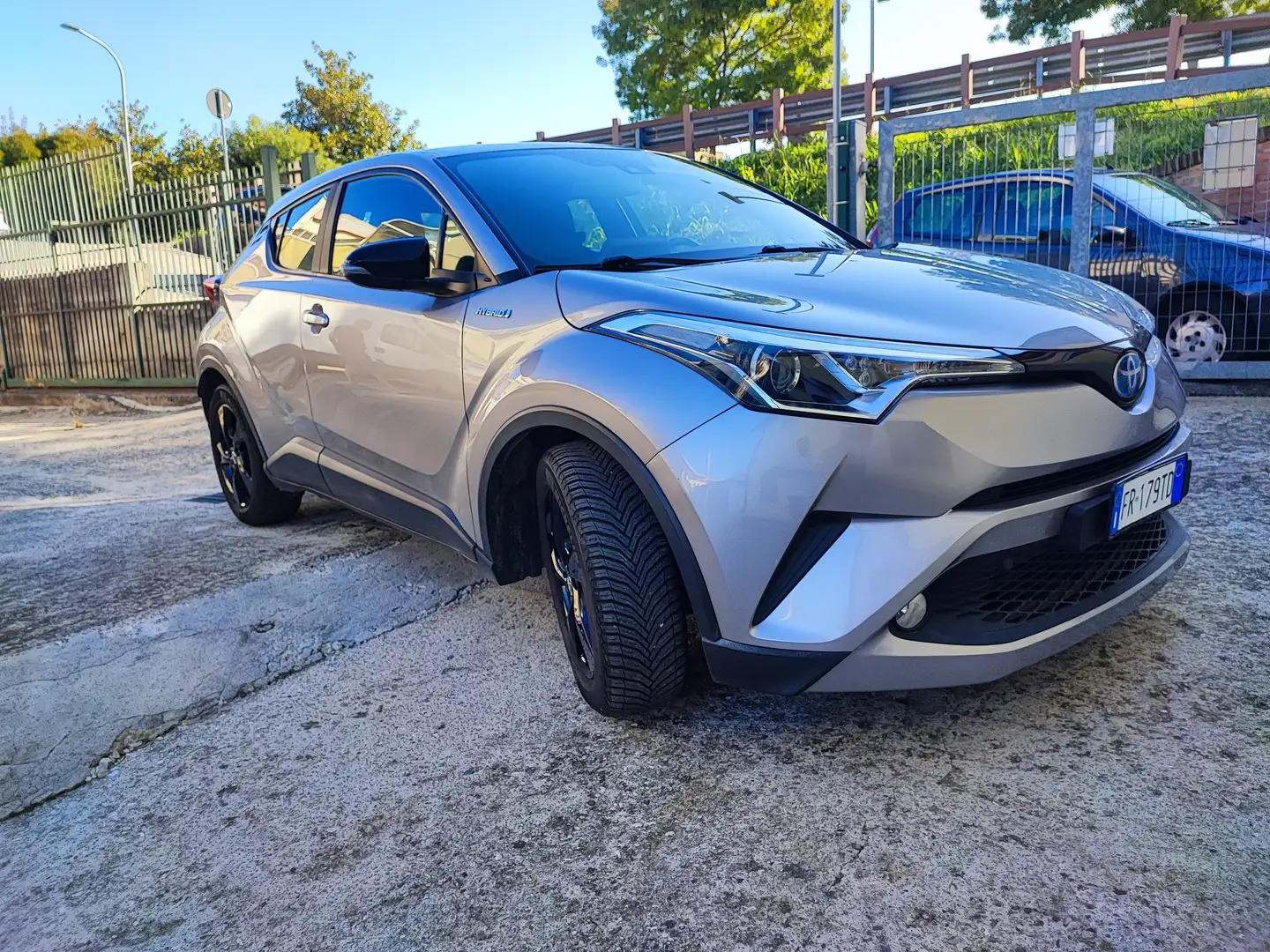 Toyota C-HR 1.8 Hybrid KM 108.000 COME NUOVA Gris - 1