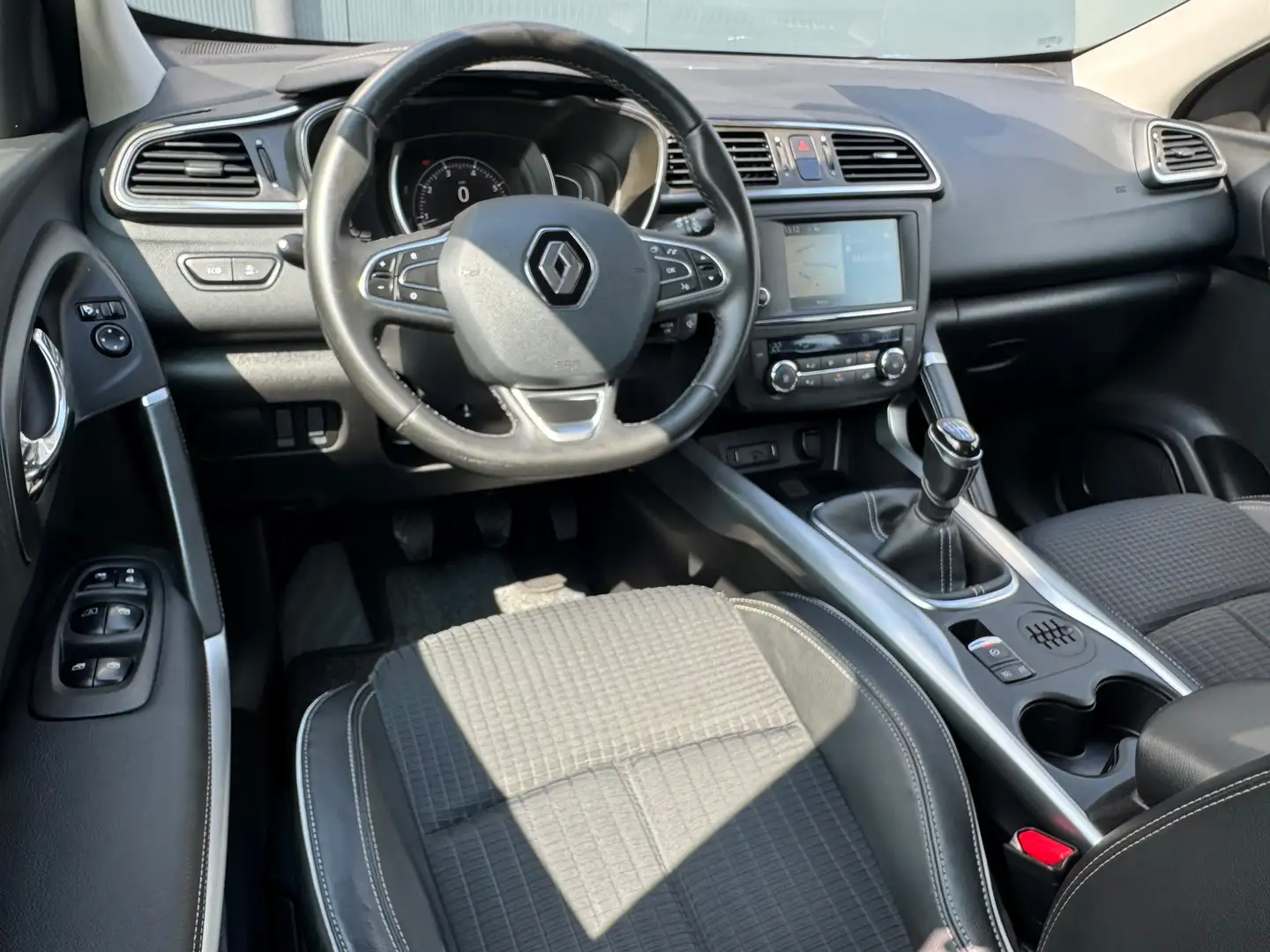 Renault Kadjar 1.2 TCe Bose * Rijstrooksens. * PDC * Trekhaak * Noir - 2