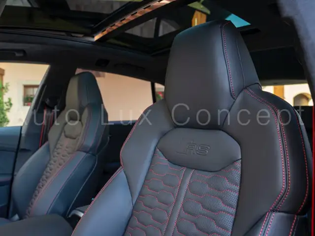 Audi RS Q8 view 9