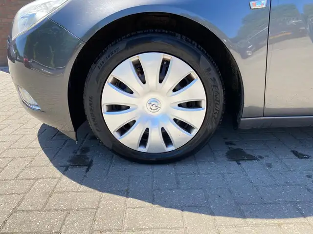 Opel Insignia view 4