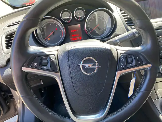 Opel Insignia view 11
