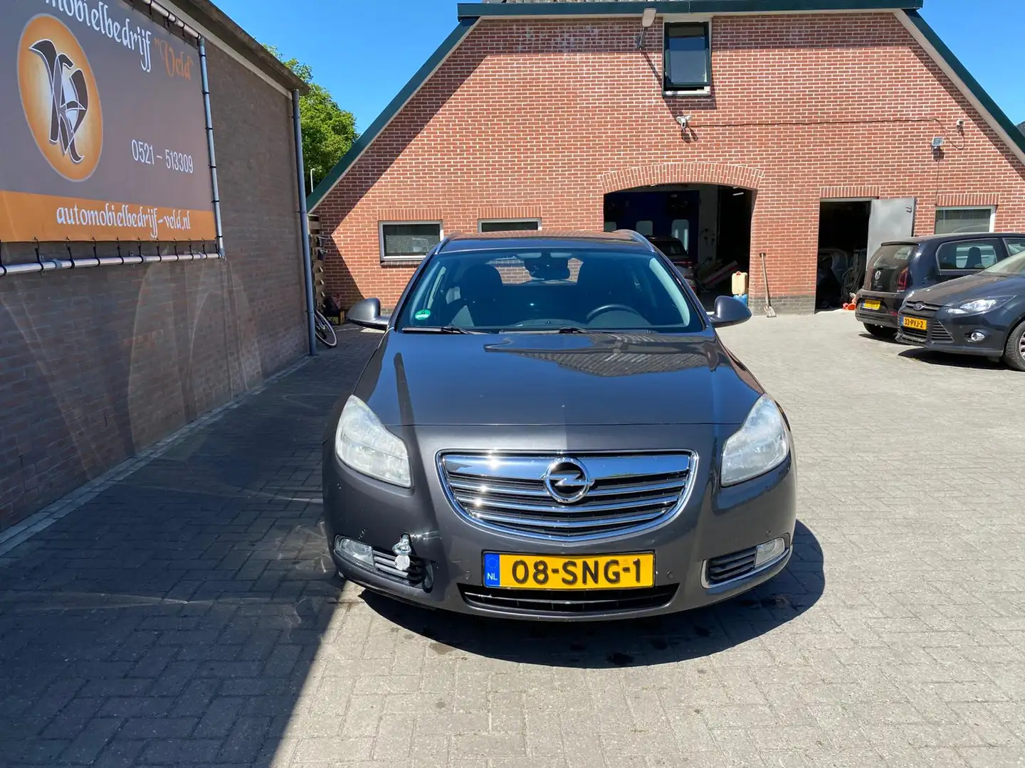 Opel Insignia Sports Tourer 2.0 CDTI EcoFLEX Edition (motor defe Сірий - 2