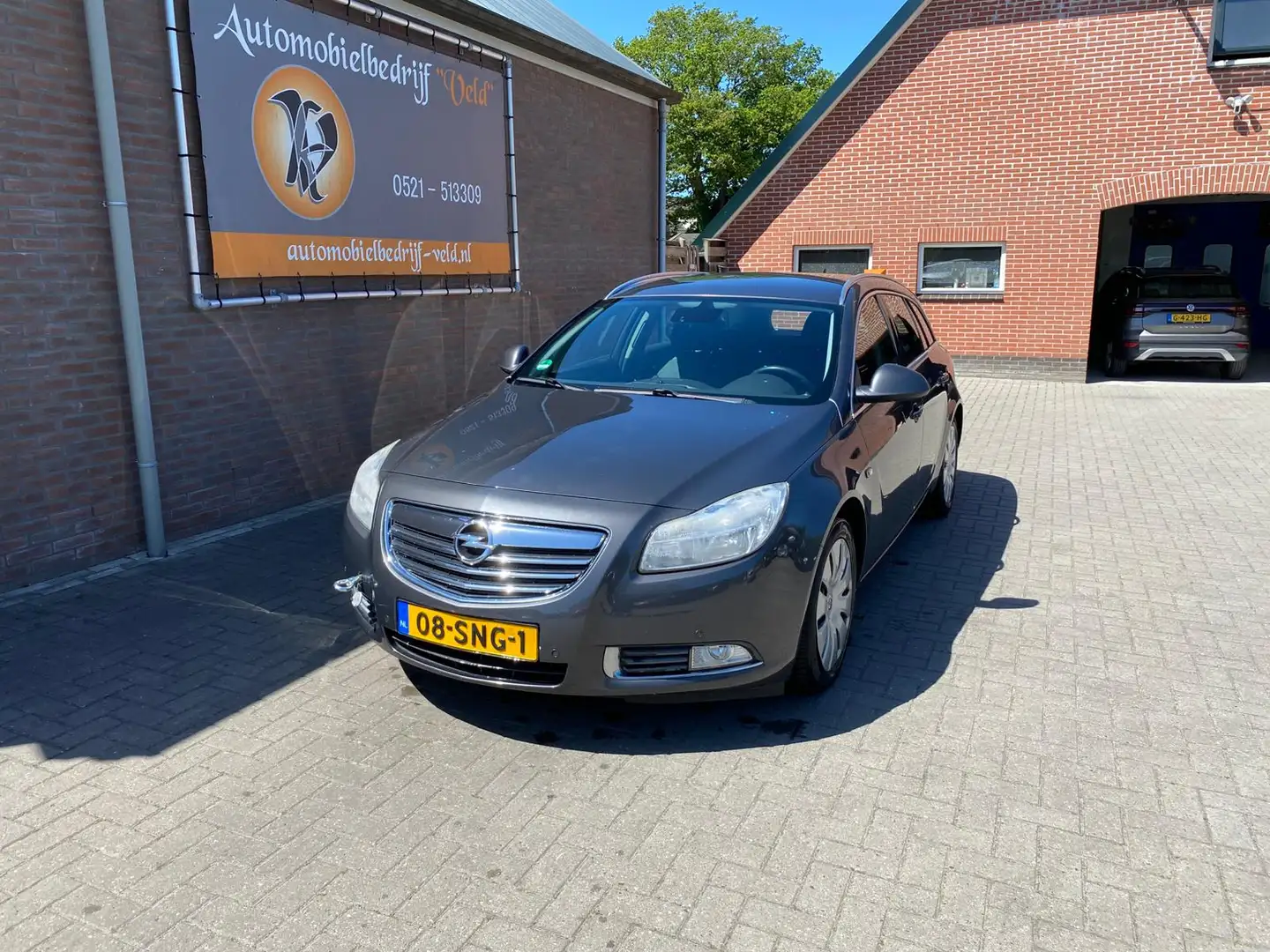 Opel Insignia Sports Tourer 2.0 CDTI EcoFLEX Edition (motor defe Сірий - 1