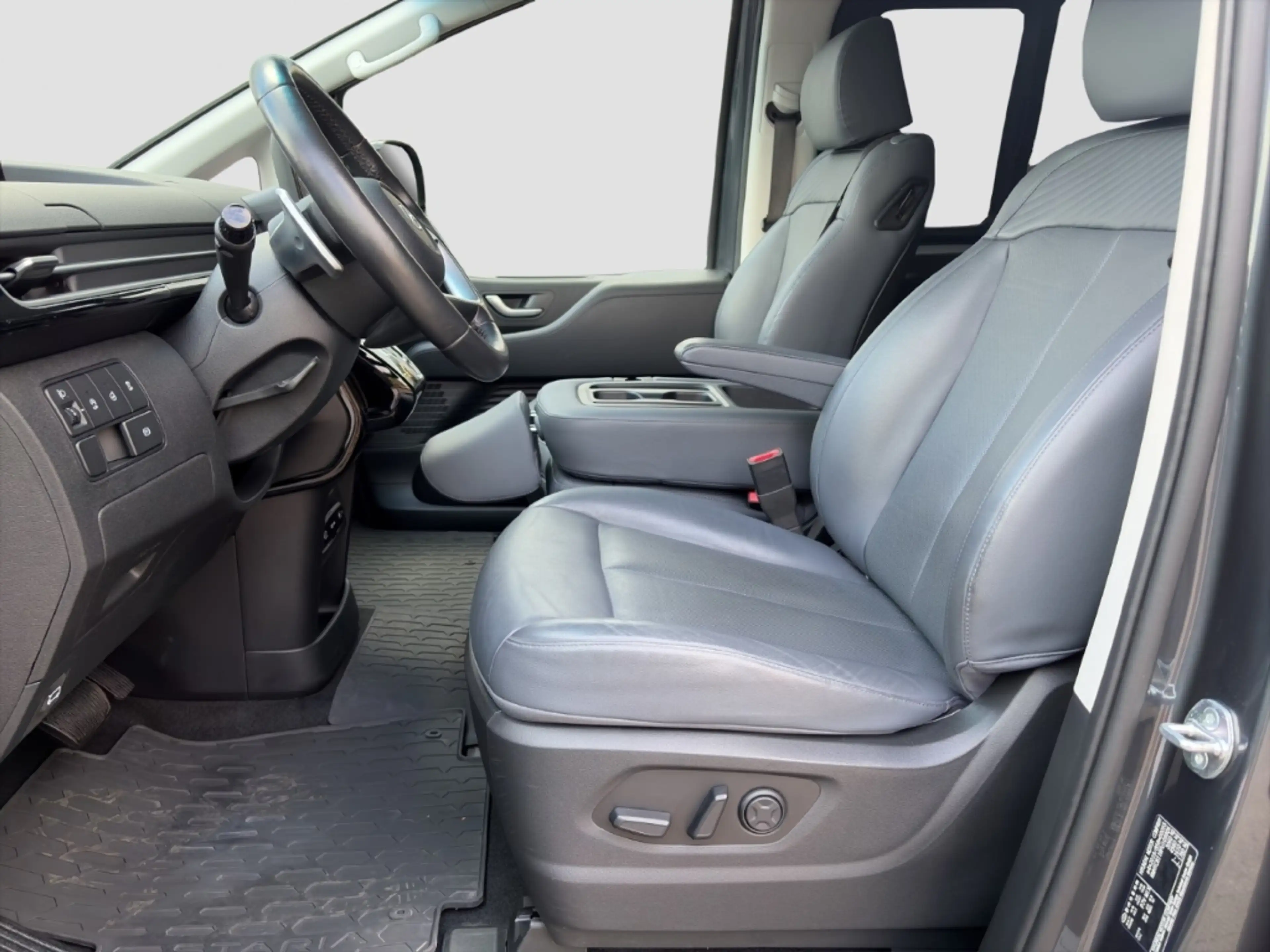 Hyundai STARIA PRIME 2.2 CRDi DCT *CAM*CARPLAY*LEDER*SITZHZG* — photo 7