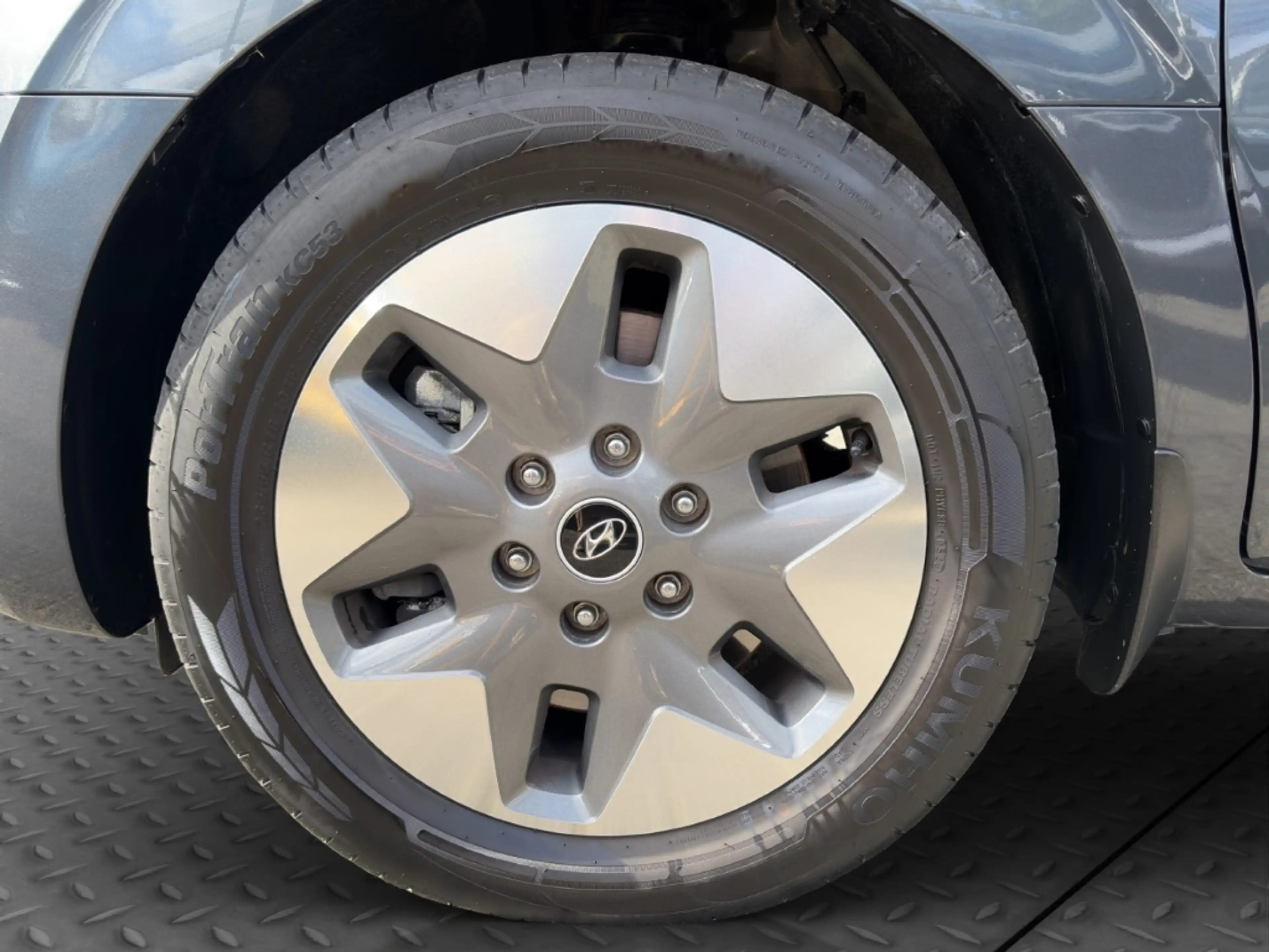 Hyundai STARIA PRIME 2.2 CRDi DCT *CAM*CARPLAY*LEDER*SITZHZG* — photo 6
