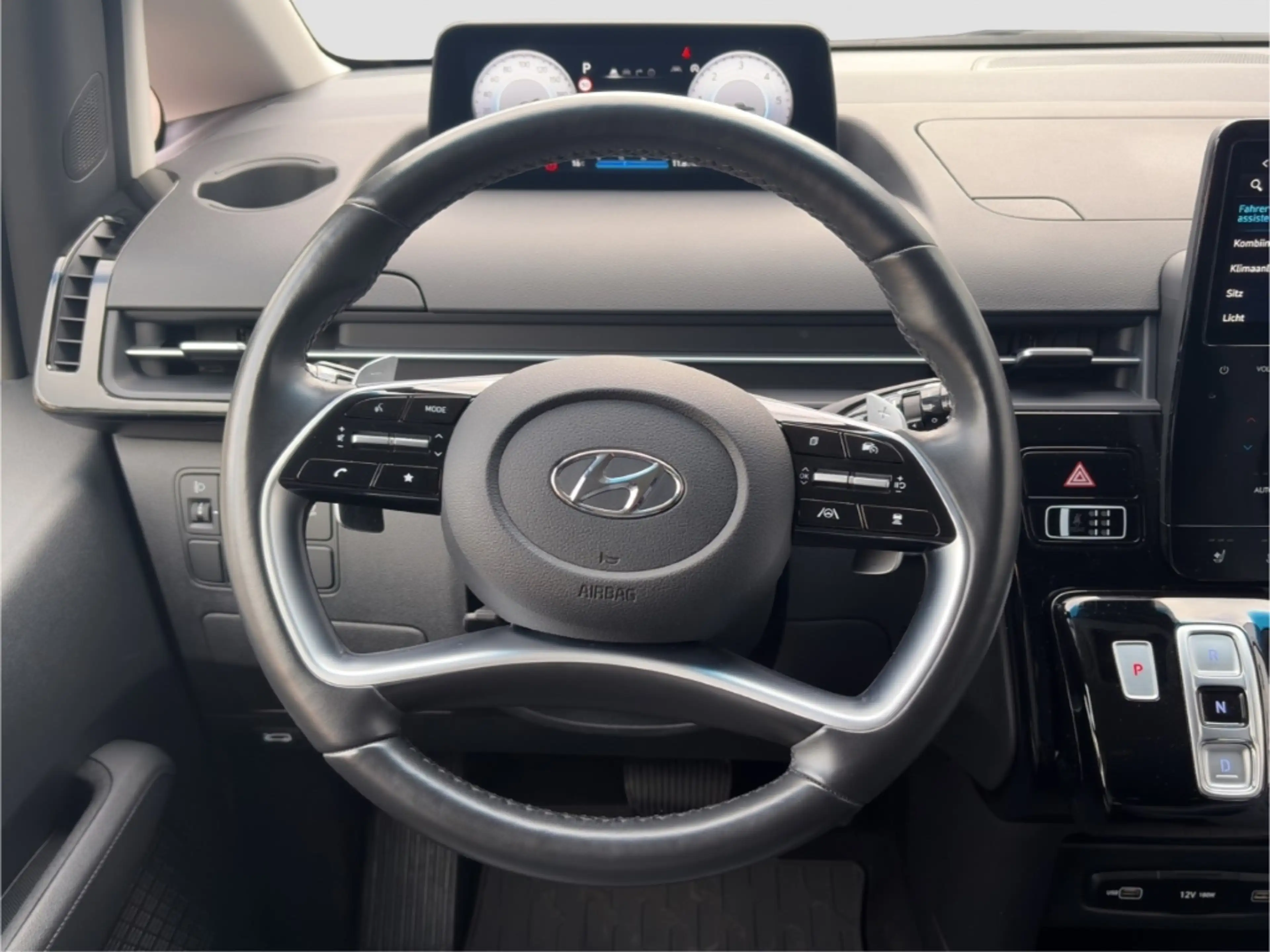 Hyundai STARIA PRIME 2.2 CRDi DCT *CAM*CARPLAY*LEDER*SITZHZG* — photo 11