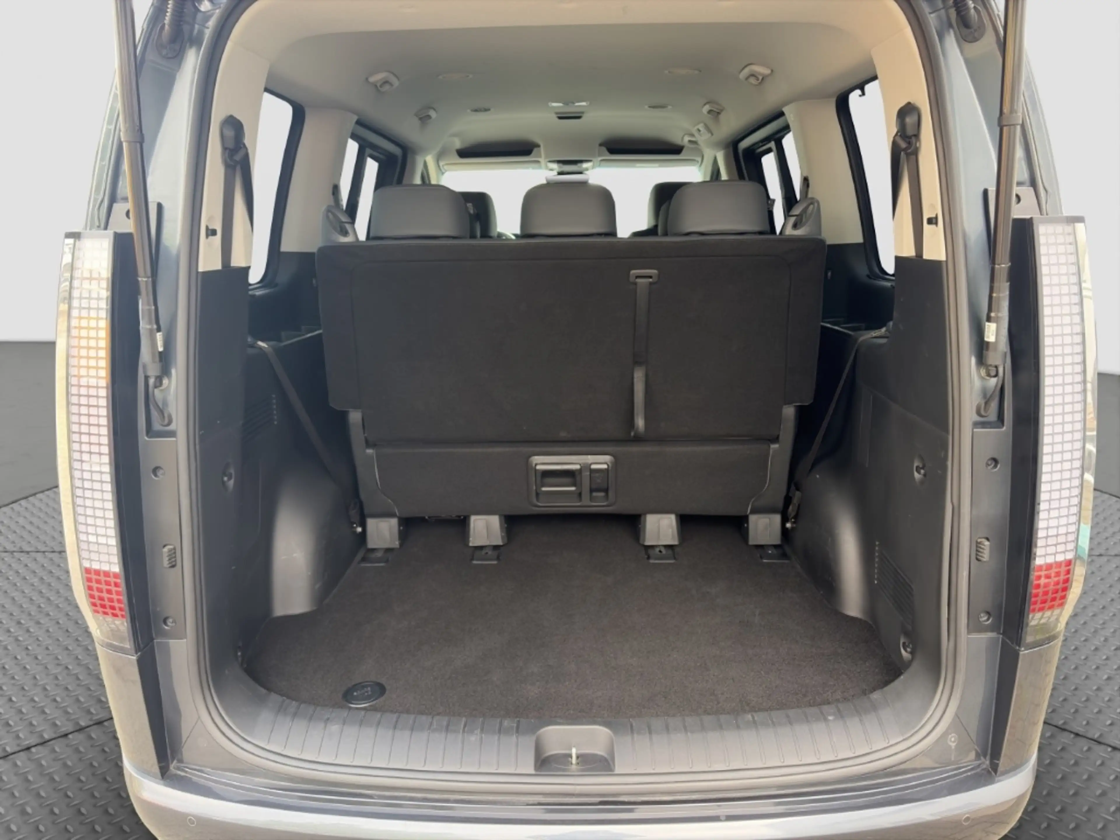 Hyundai STARIA PRIME 2.2 CRDi DCT *CAM*CARPLAY*LEDER*SITZHZG* — photo 9