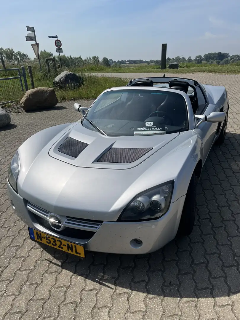 Opel Speedster 2.2-16V Grau - 2