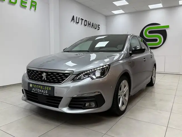 Peugeot 308 view 3
