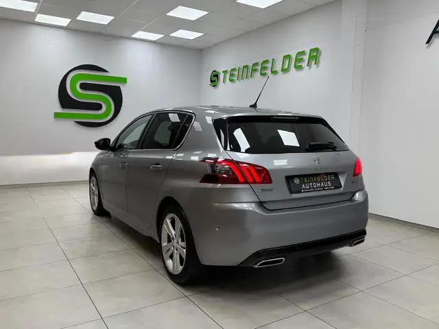 Peugeot 308 view 5