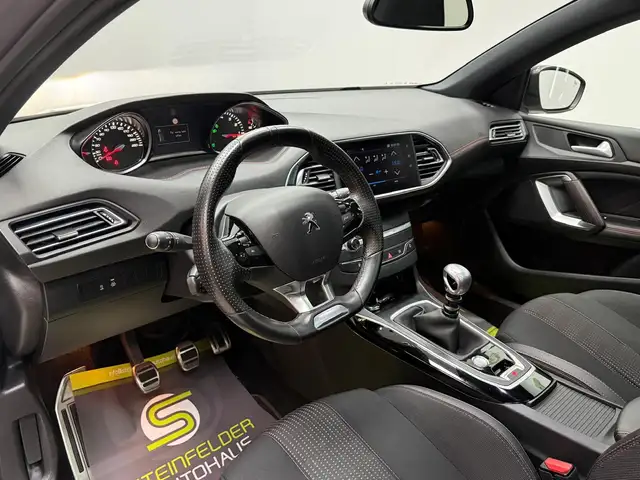 Peugeot 308 view 11