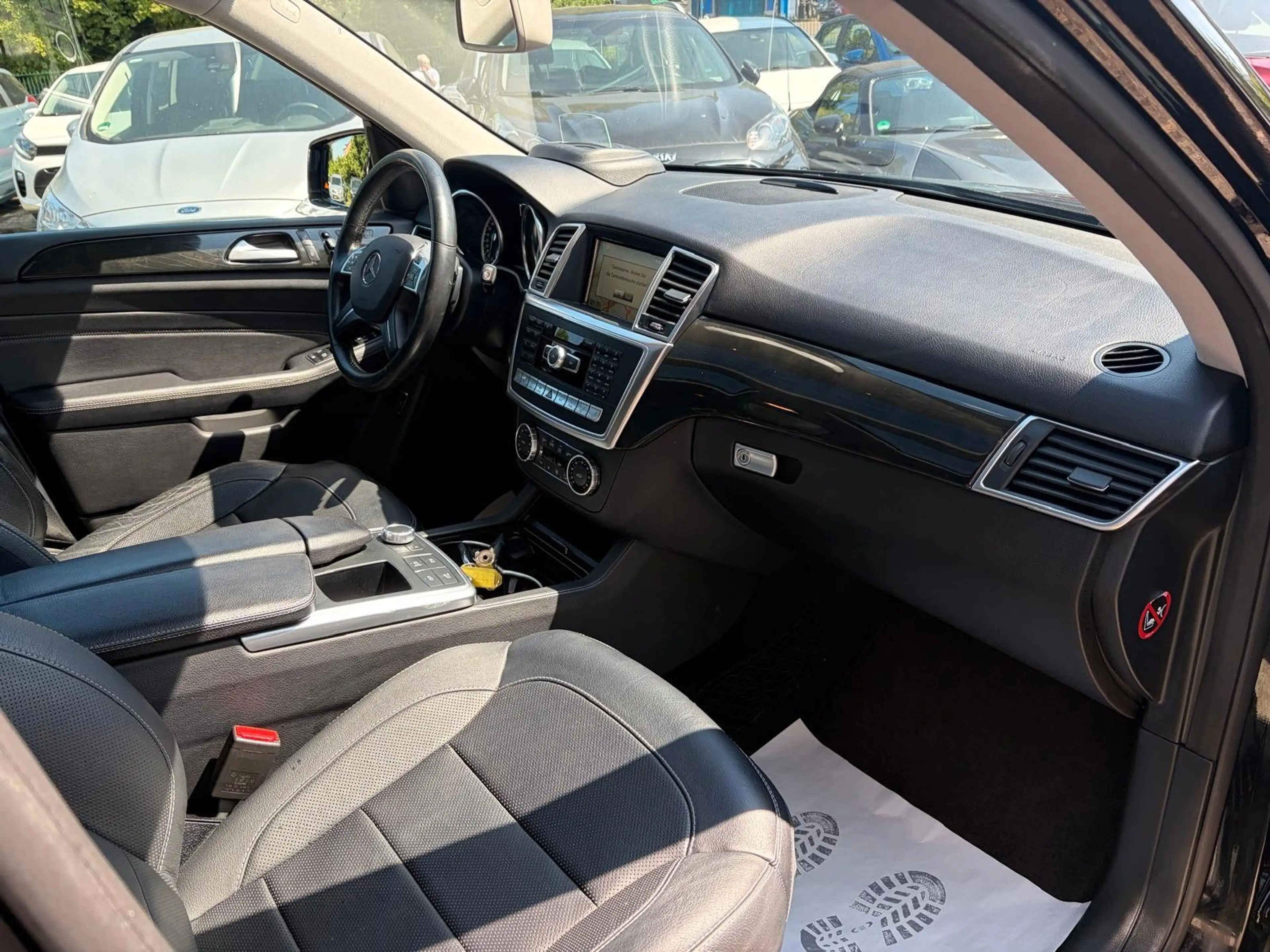 Mercedes-Benz ML 350 CDI BlueTec 4Matic — photo 9