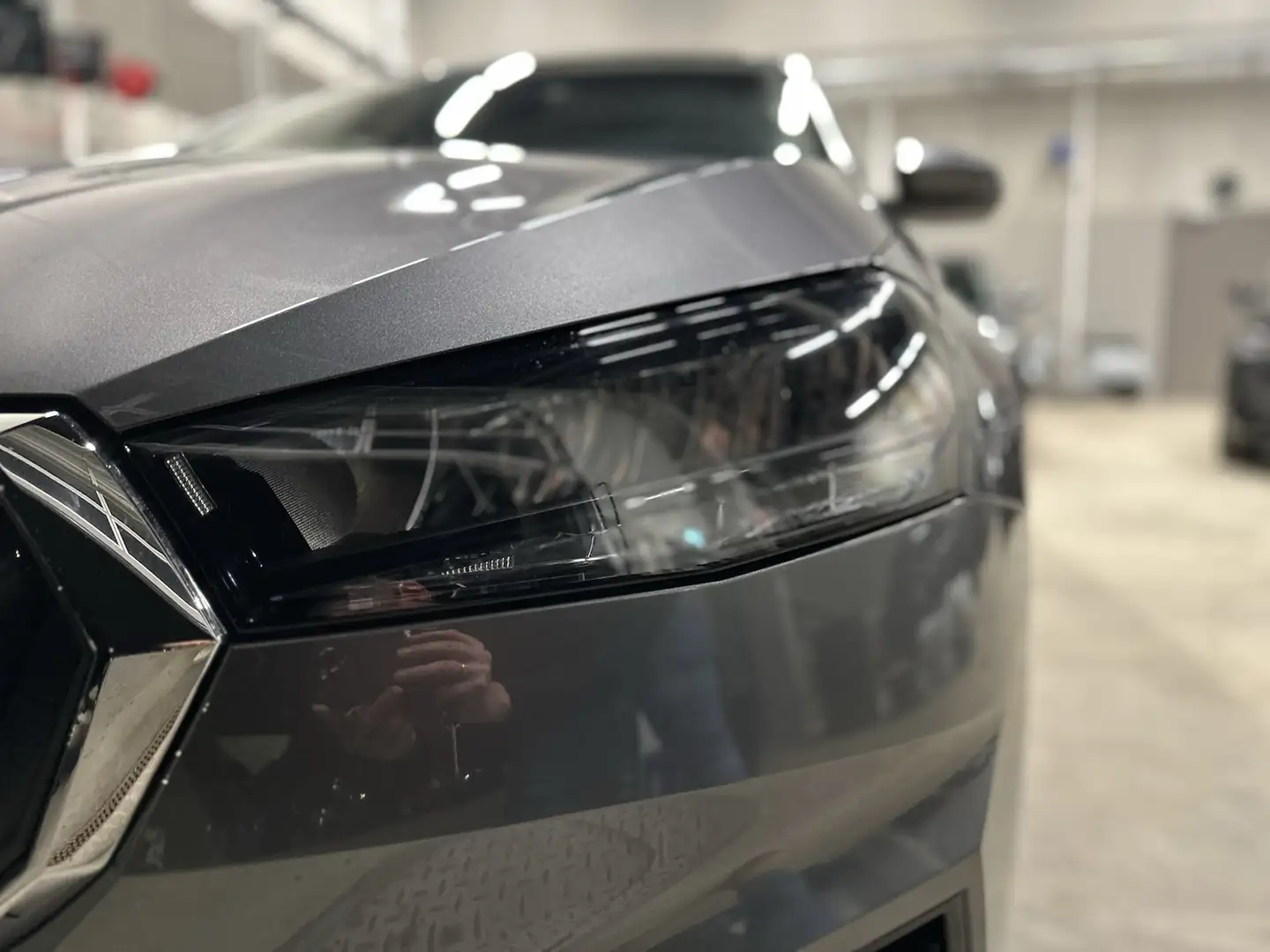 Skoda Fabia 1,0TSI 130Jahre SHZ Kamera Alu AppConnect Grau - 2