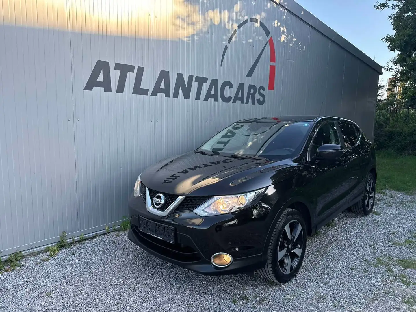 Nissan Qashqai 1,5 dCi N-Connecta Schwarz - 1