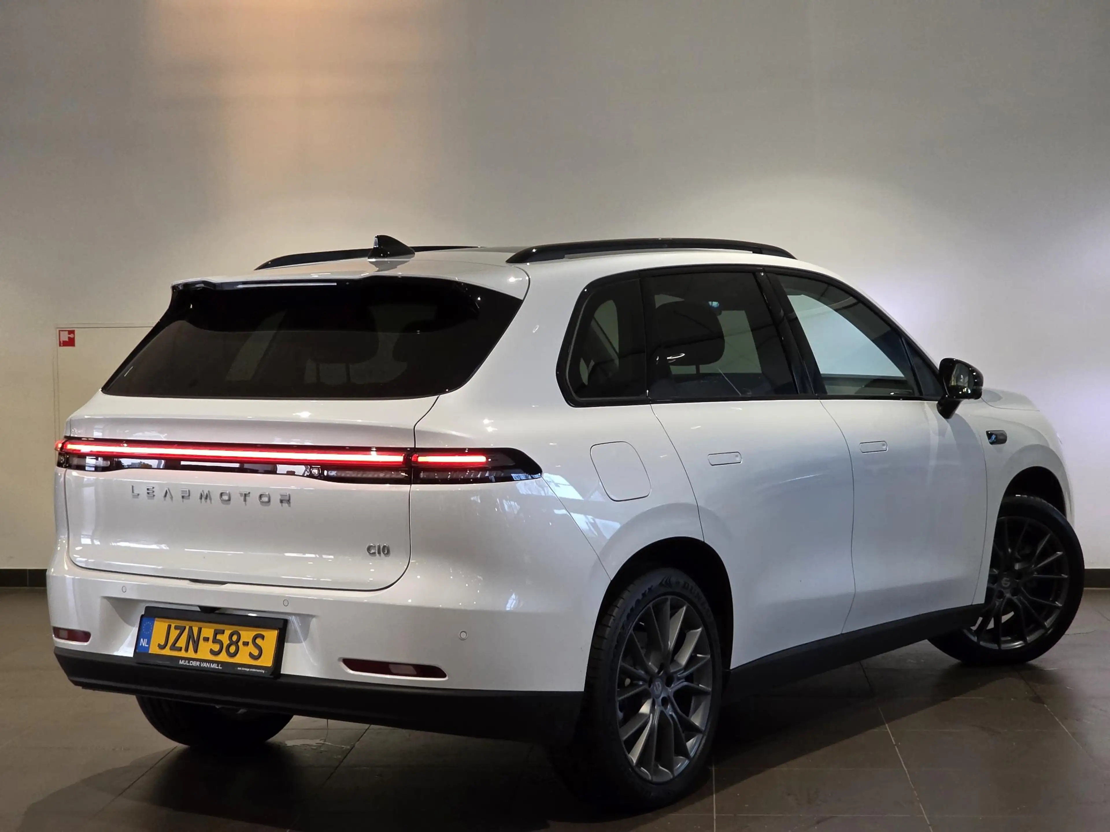 Leapmotor C10 Design REEV 28,4kWh 215pk | RANGE EXTENDER | 360° — photo 7