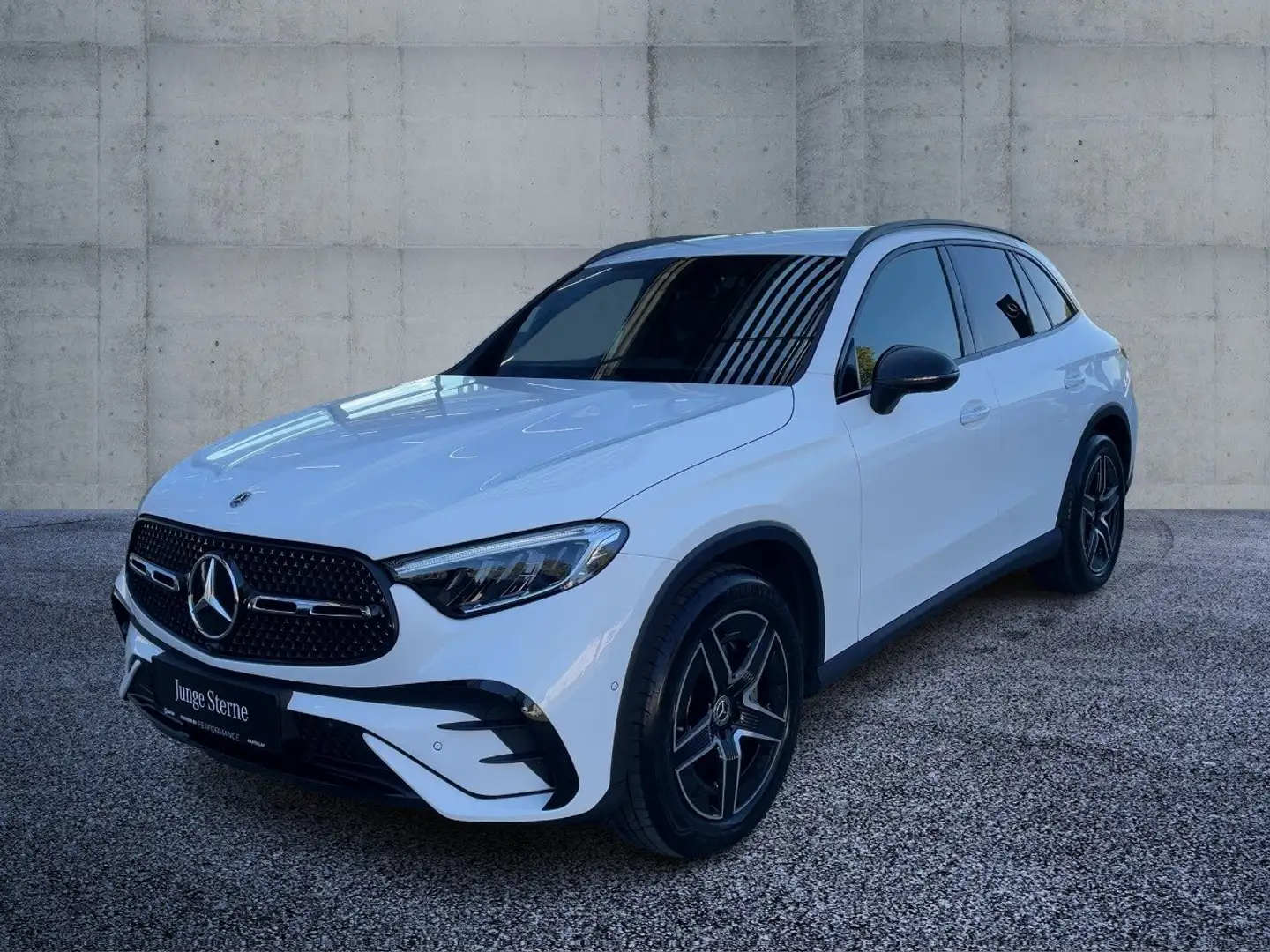 Mercedes-Benz GLC 200 d 4MATIC Österreich-Edition Night Weiß - 2