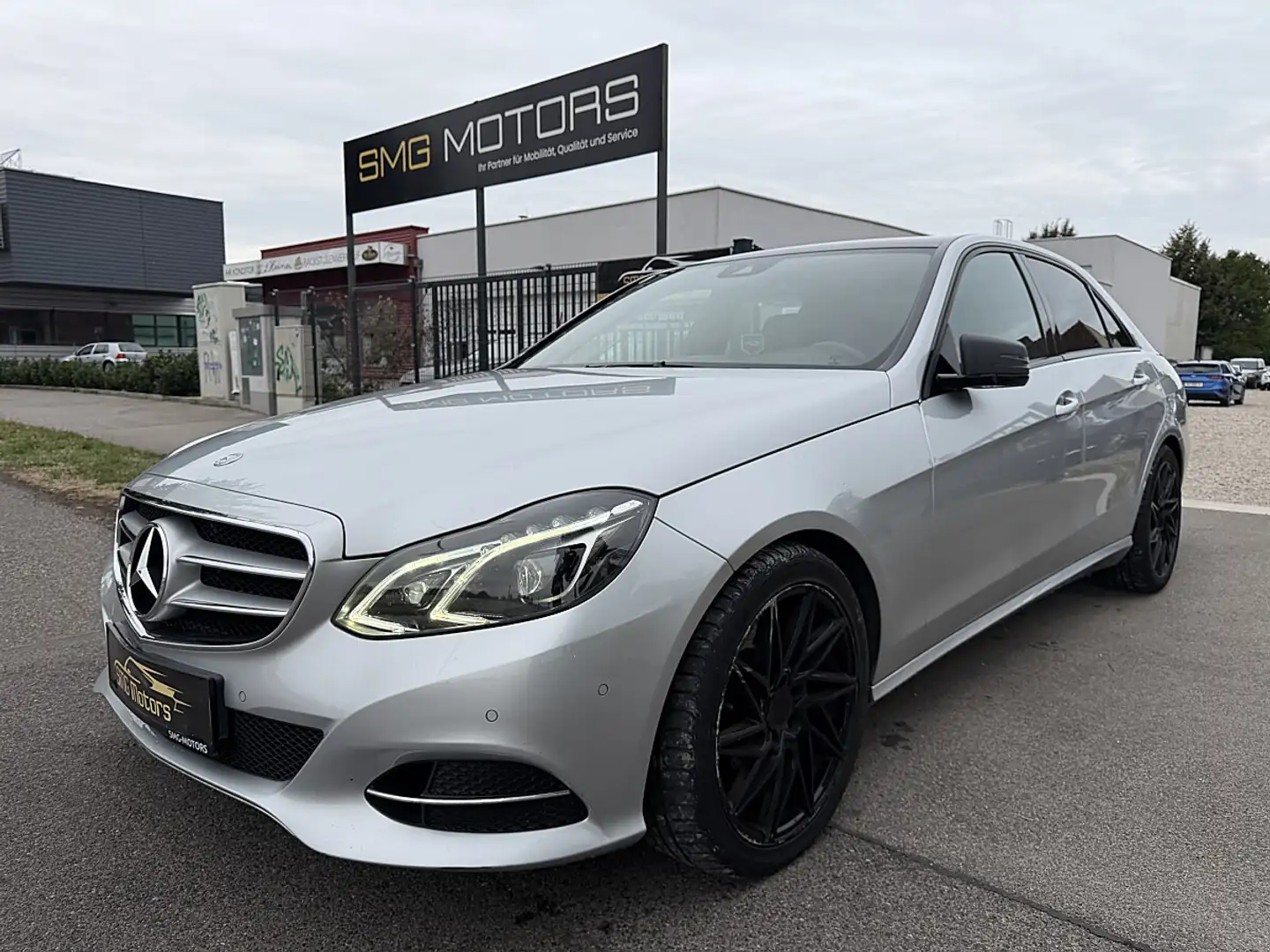 Mercedes-Benz E 220 CDI Edition Avantgarde !!! Grau - 1