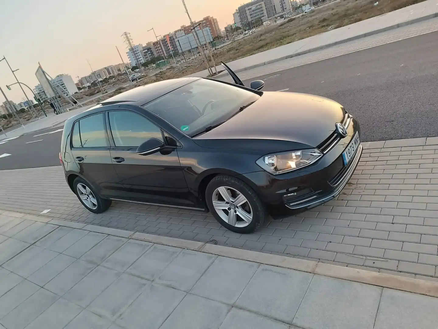 Volkswagen Golf 1.6TDI CR Sport Last Edition DSG 105 - 2