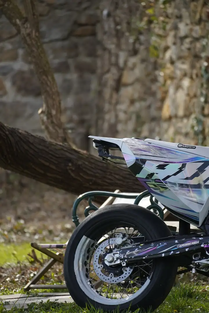 Husqvarna 701 Supermoto Blanco - 2