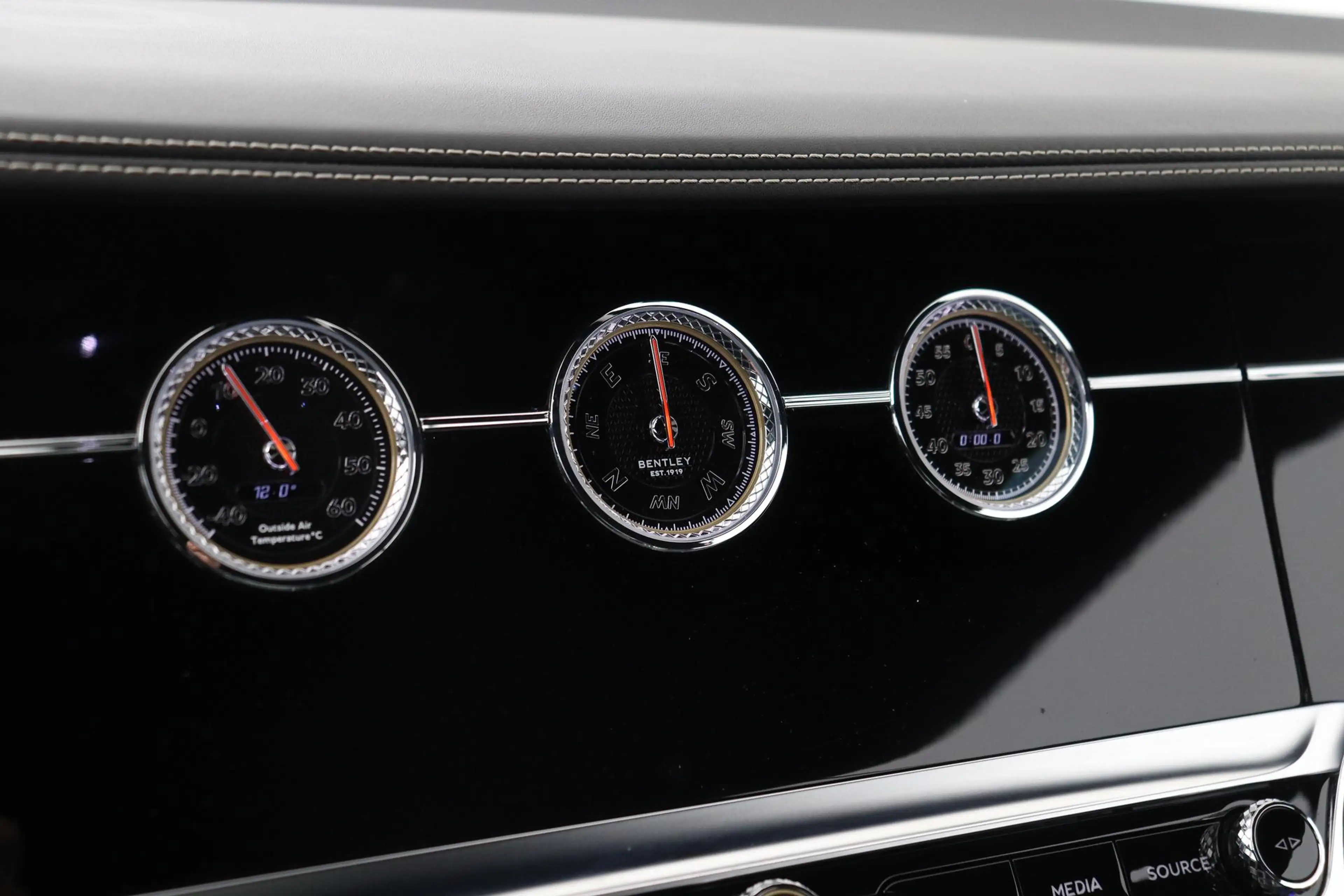 Bentley Continental GT 6.0 W12 First Edition | Luchtvering | Bang&Olufsen — photo 12
