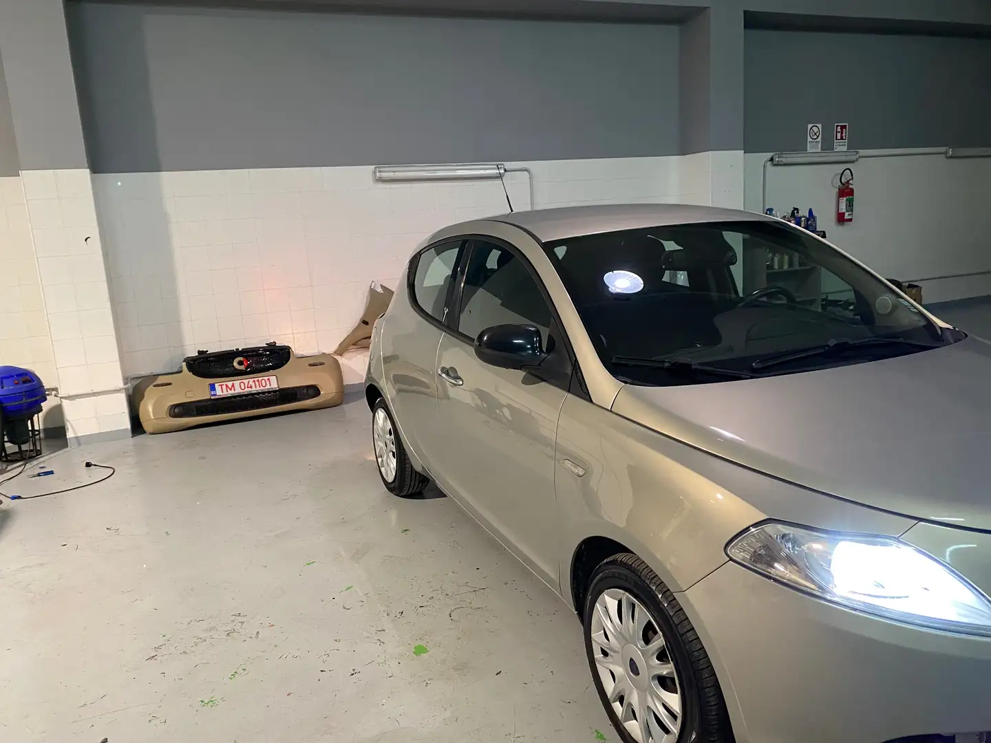 Lancia Ypsilon Ypsilon III 2011 1.3 mjt Gold s Zilver - 1