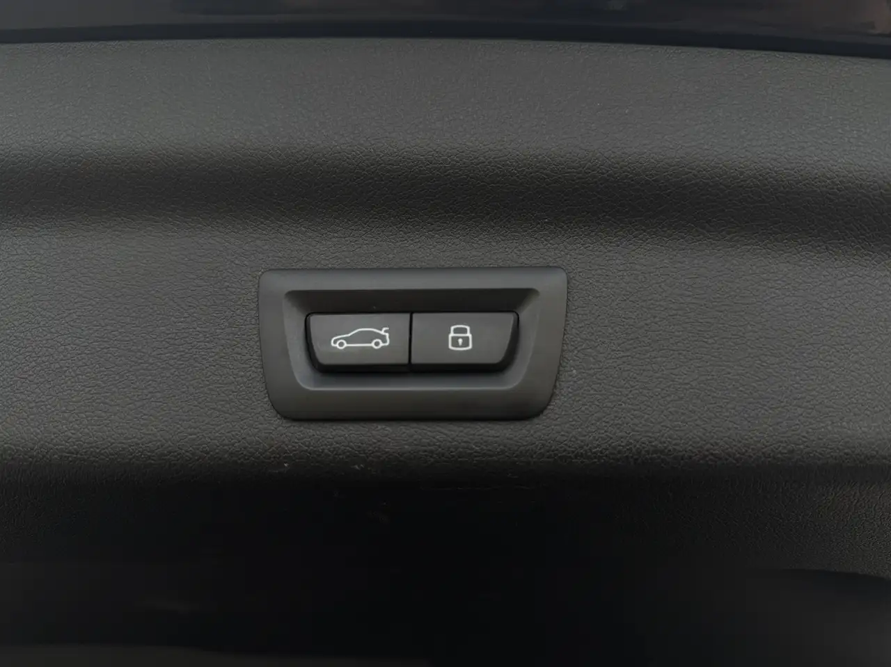 BMW X1 Sdrive18i AUT. PANO KEYLESS CUIR CAM LED AMBI H.K GA 1AN, миниатюра 29