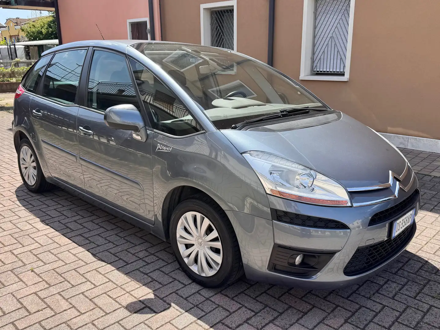 Citroen C4 Picasso 1.8 16v Elegance Gri - 1