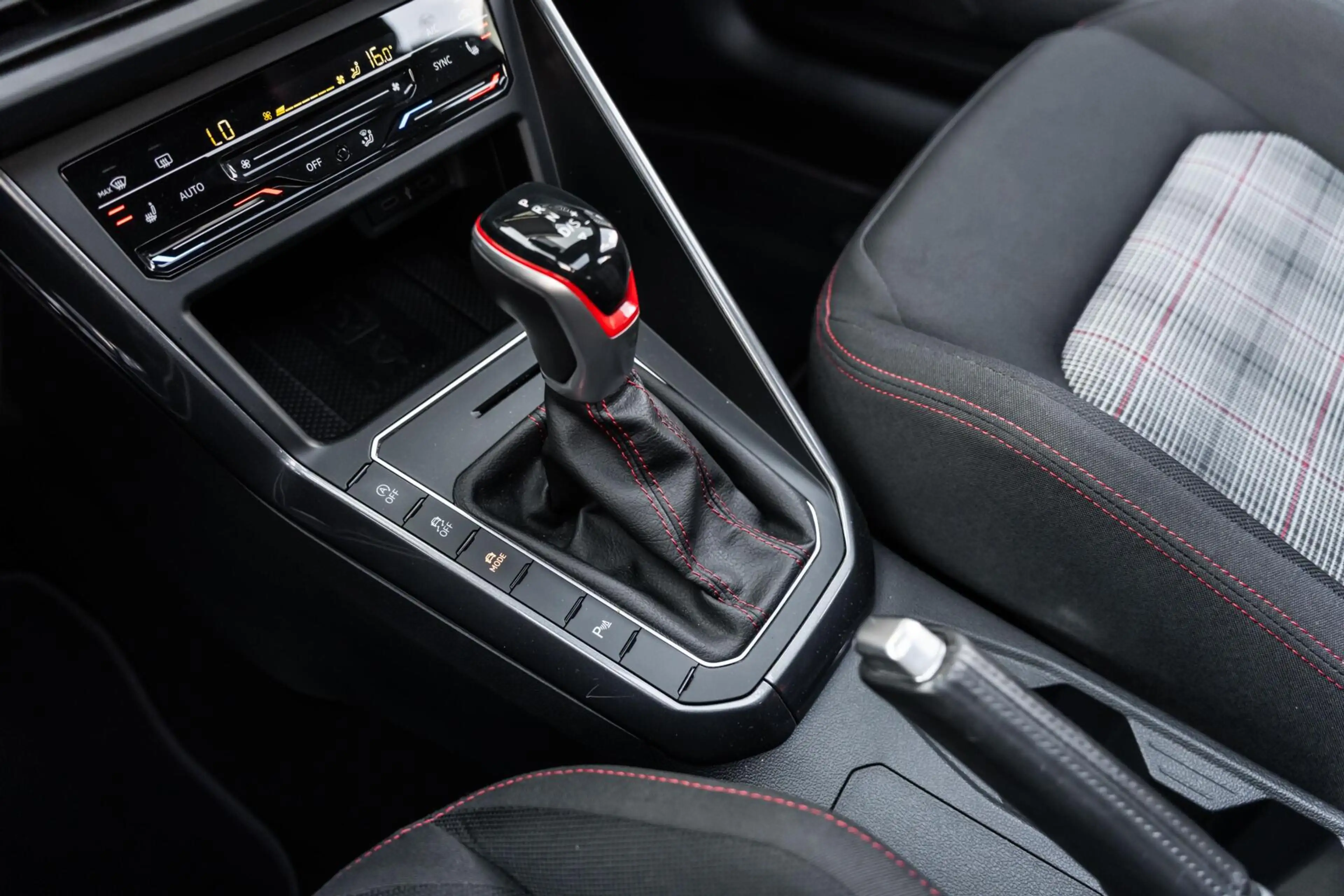 Volkswagen Polo GTI 2.0 TSI Pano DSG ACC Stoelverwarming — photo 29