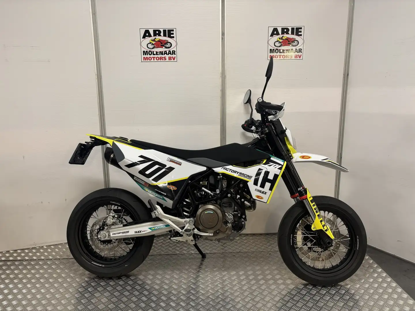 Husqvarna 701 Supermoto Blanc - 1