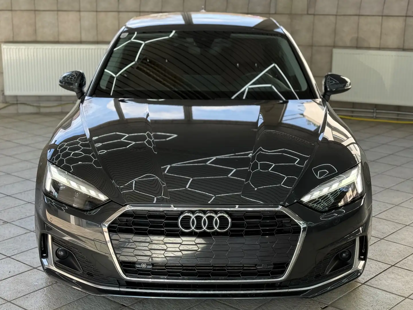 Audi A5 40 g-tron s-line Grau - 2