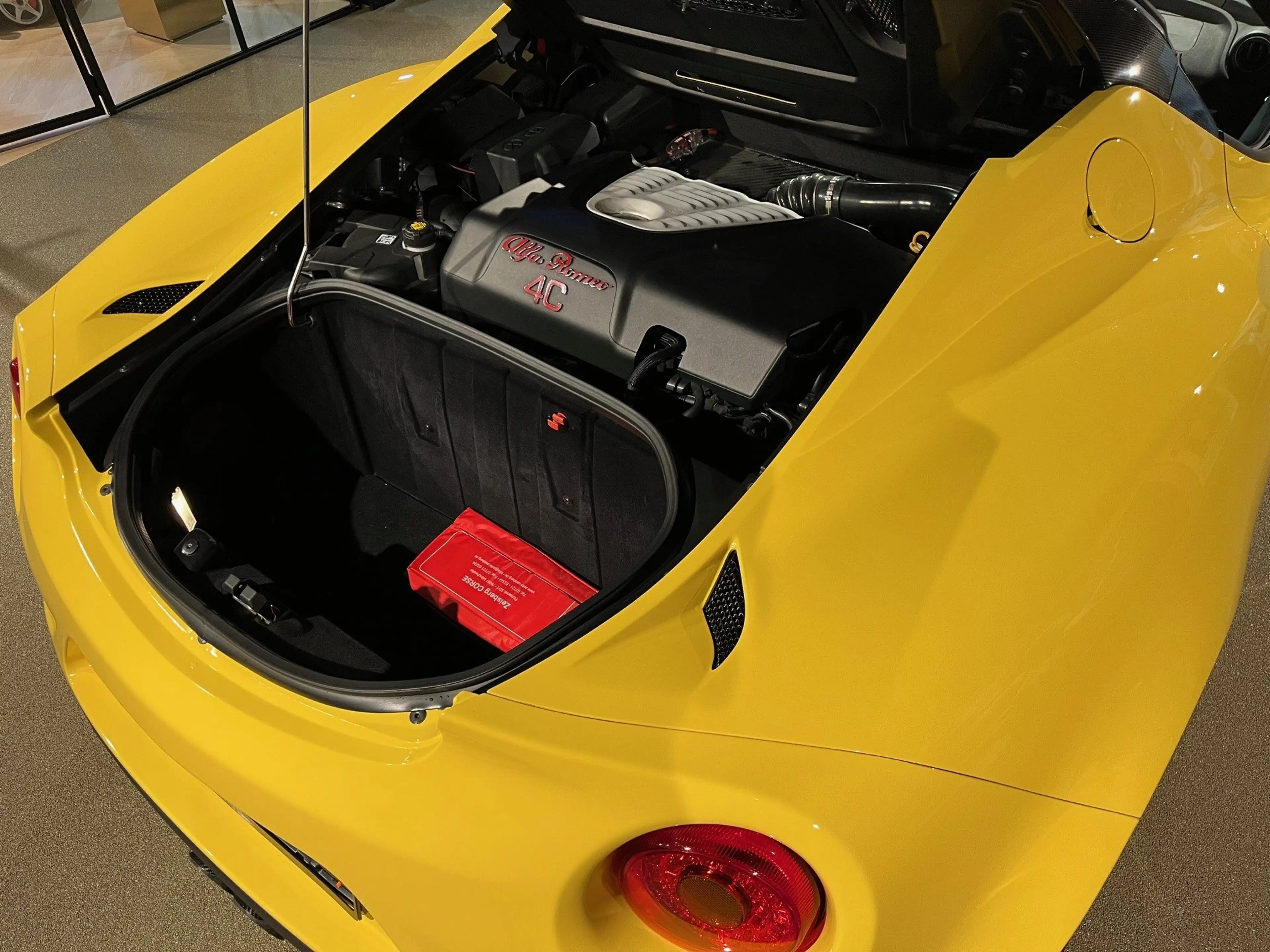 Alfa Romeo 4C 1750TBI TCT — photo 6
