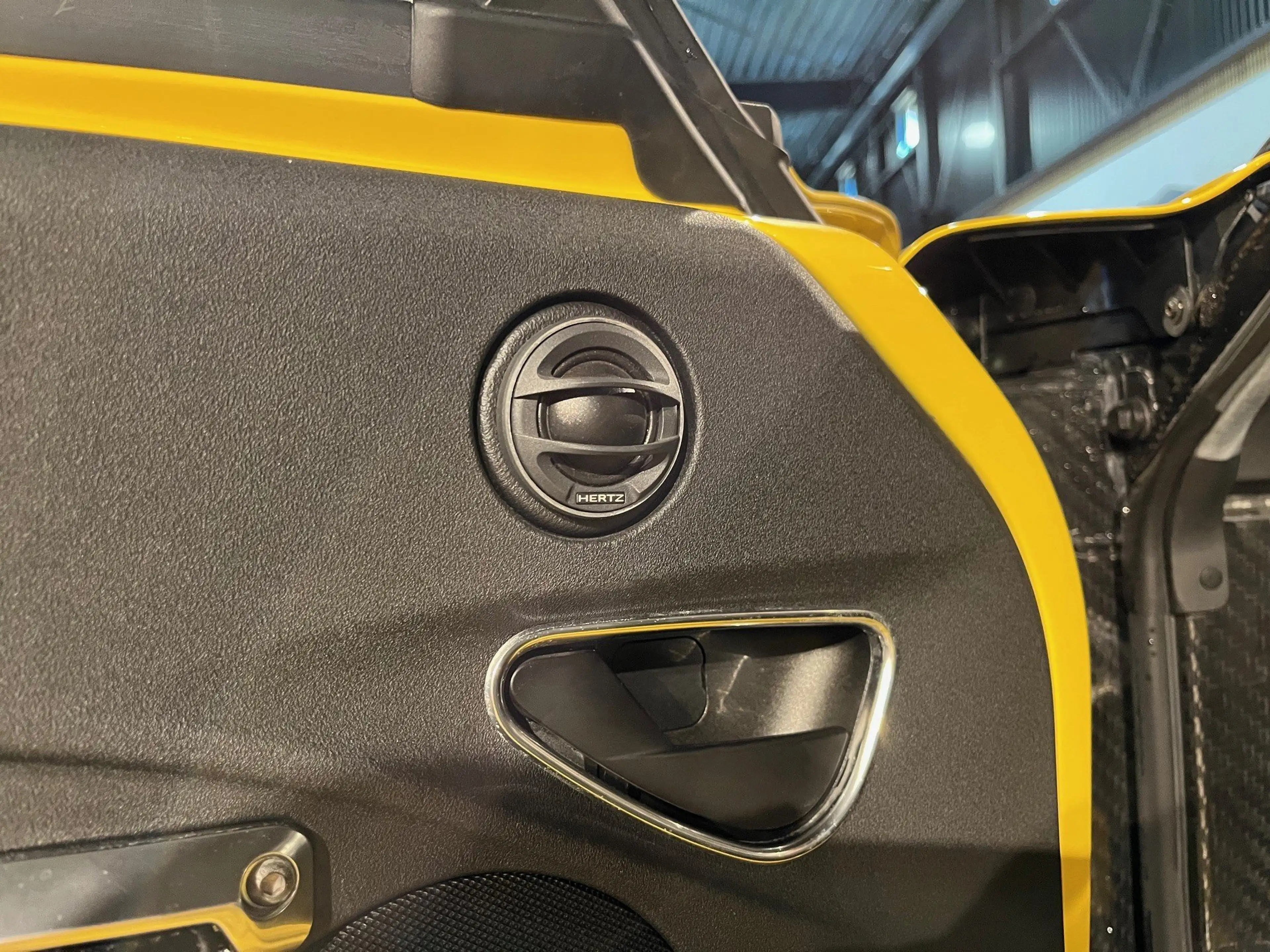 Alfa Romeo 4C 1750TBI TCT — photo 15