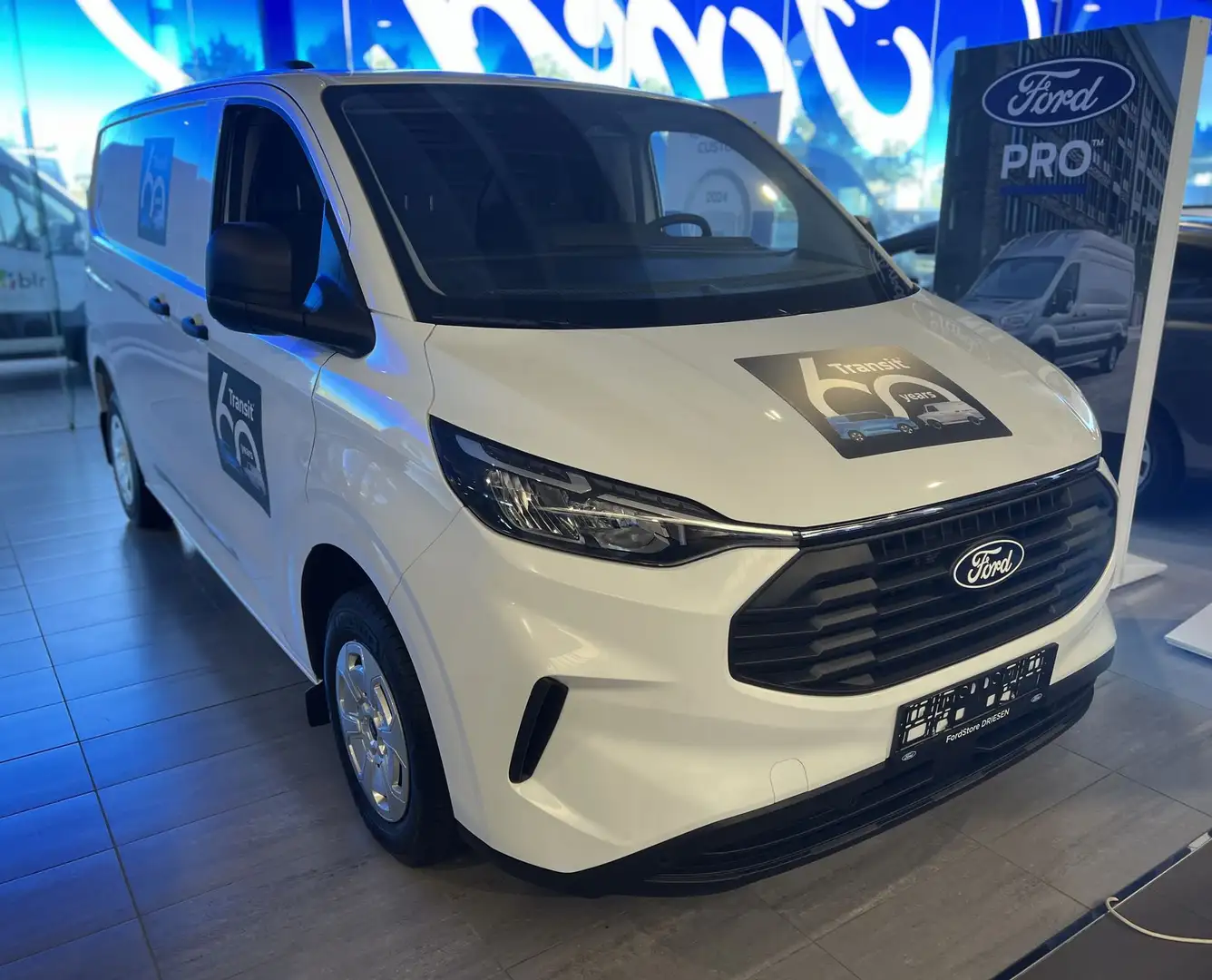 Ford Transit Custom Bestelwagen 300 L1 Trend 2.0tdci 136pk. BIJ DRIES Wit - 2