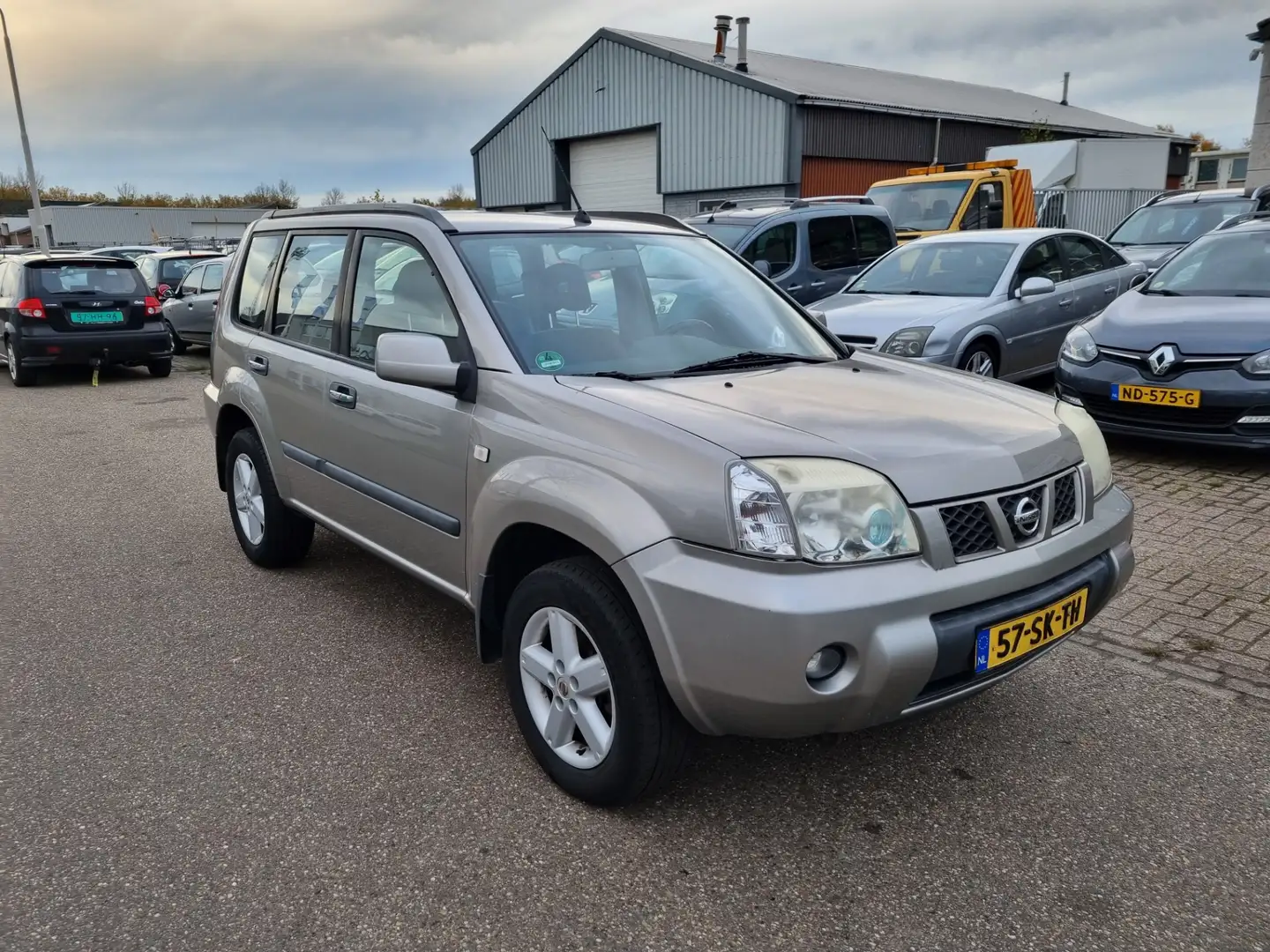 Nissan X-Trail 2.0 Comfort 2wd Airco! Bj:2006 NAP! Grau - 2