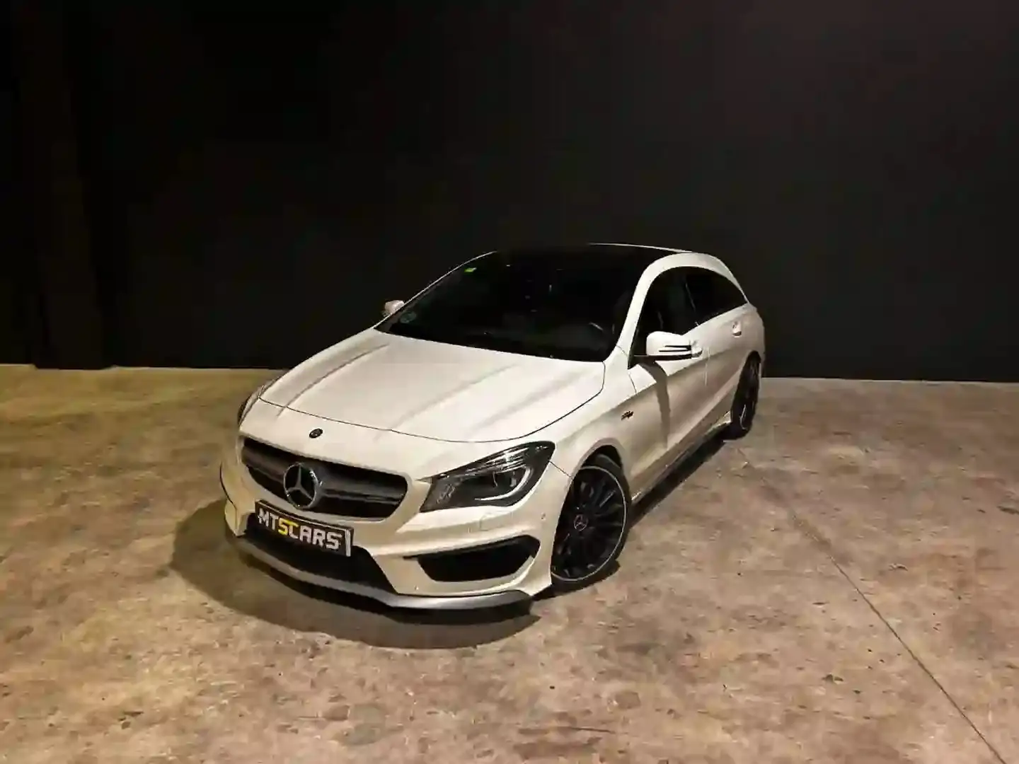 Mercedes-Benz CLA 45 AMG Shooting Brake 4Matic 7G-DCT Weiß - 1