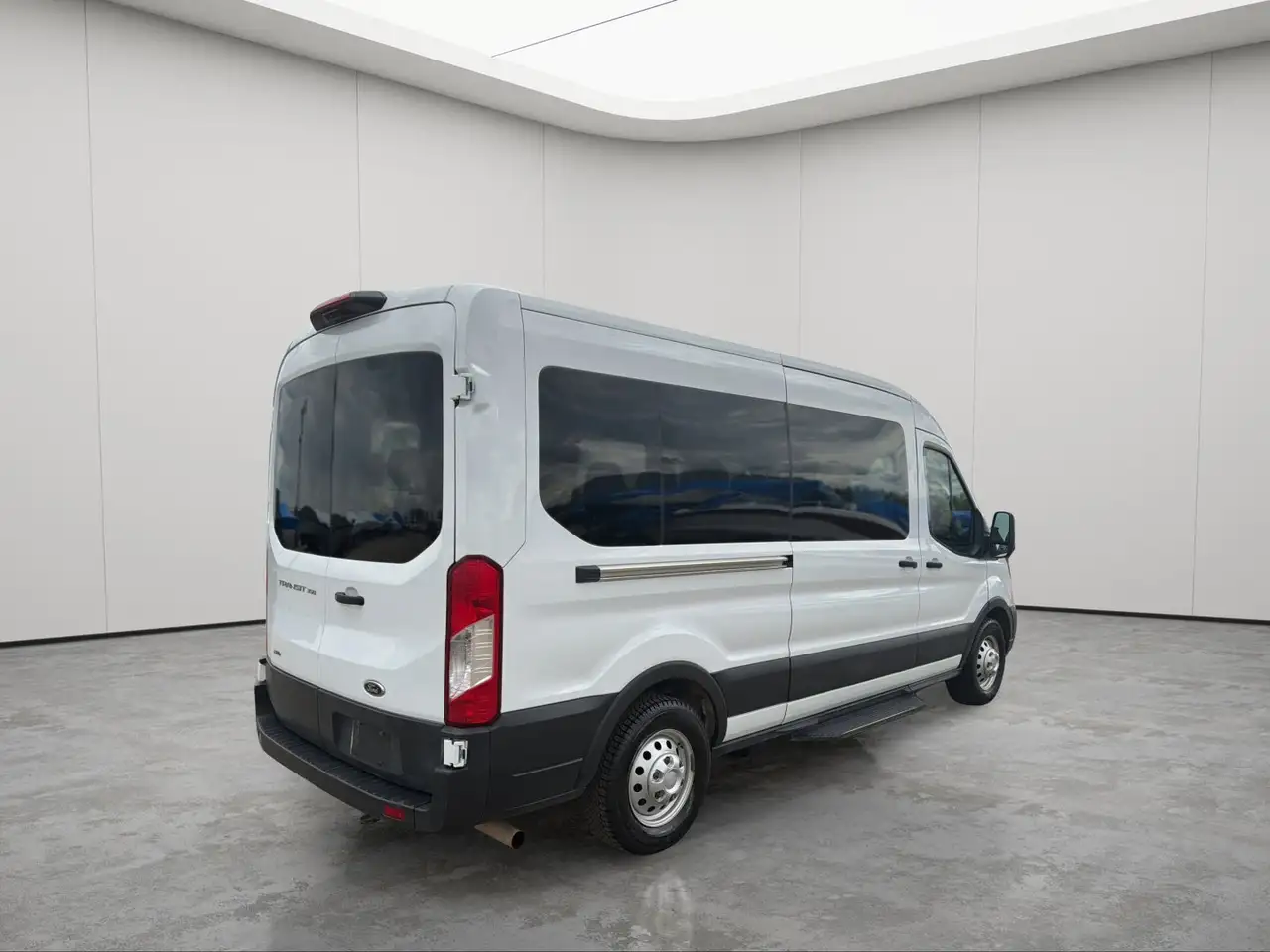 Ford Transit Passenger Wagon снимка Ford Transit Passenger Wagon