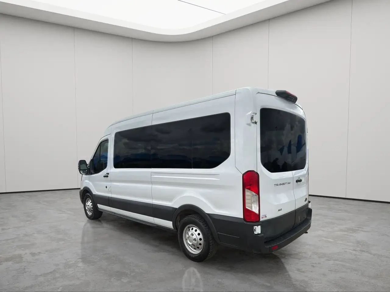 Ford Transit Passenger Wagon снимка Ford Transit Passenger Wagon