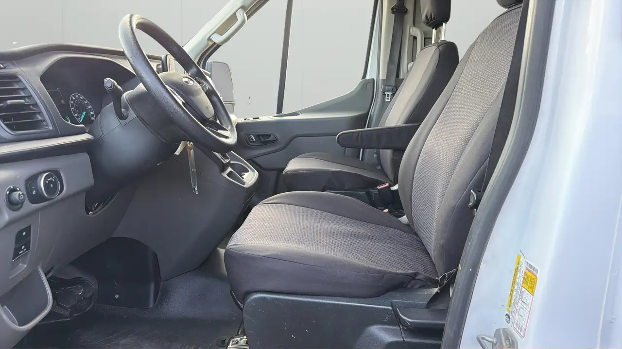 Ford Transit Passenger Wagon снимка Ford Transit Passenger Wagon