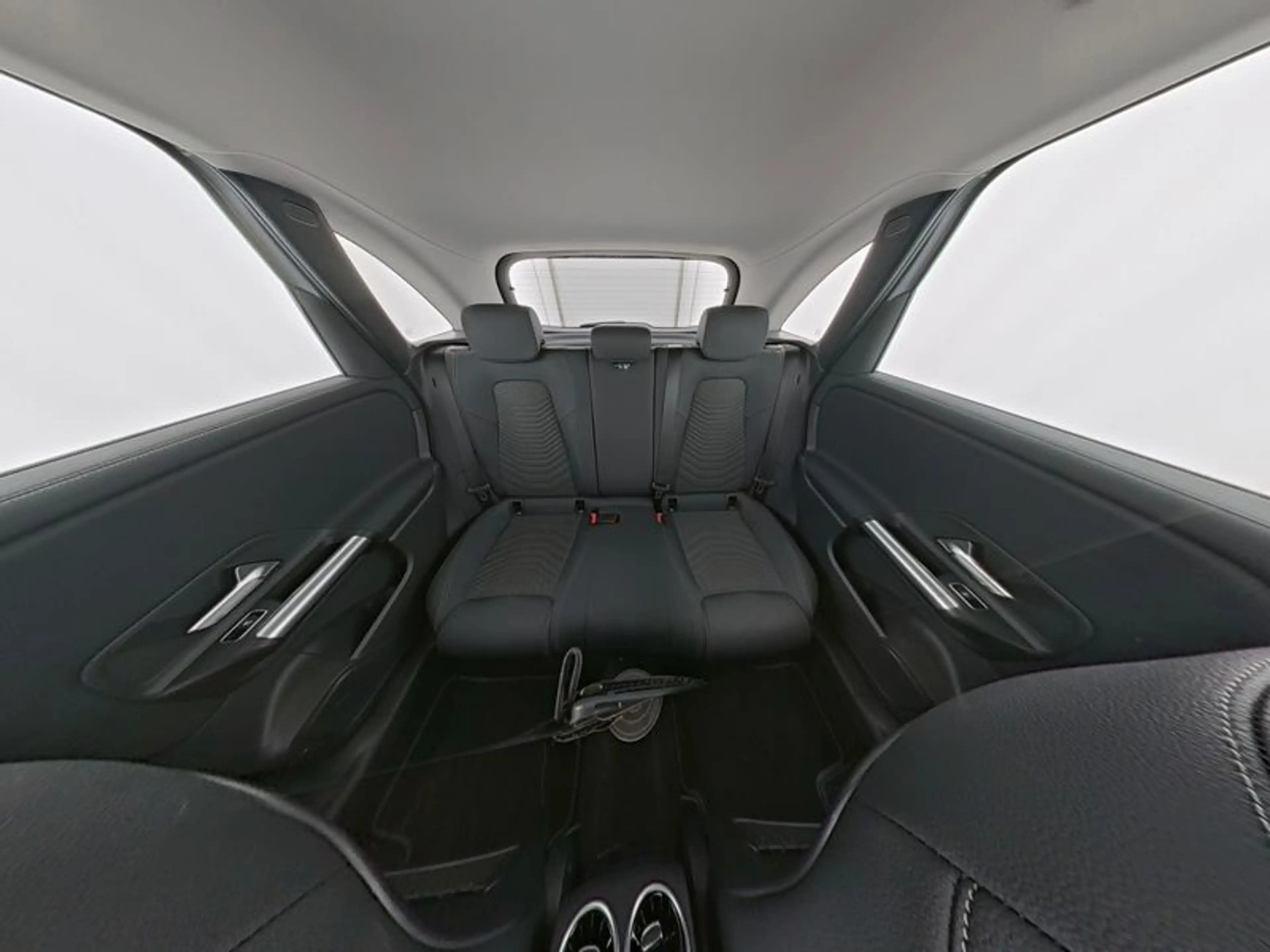 Mercedes-Benz B 180 d Progressive Adv Volldigital Easypack RFK — photo 7