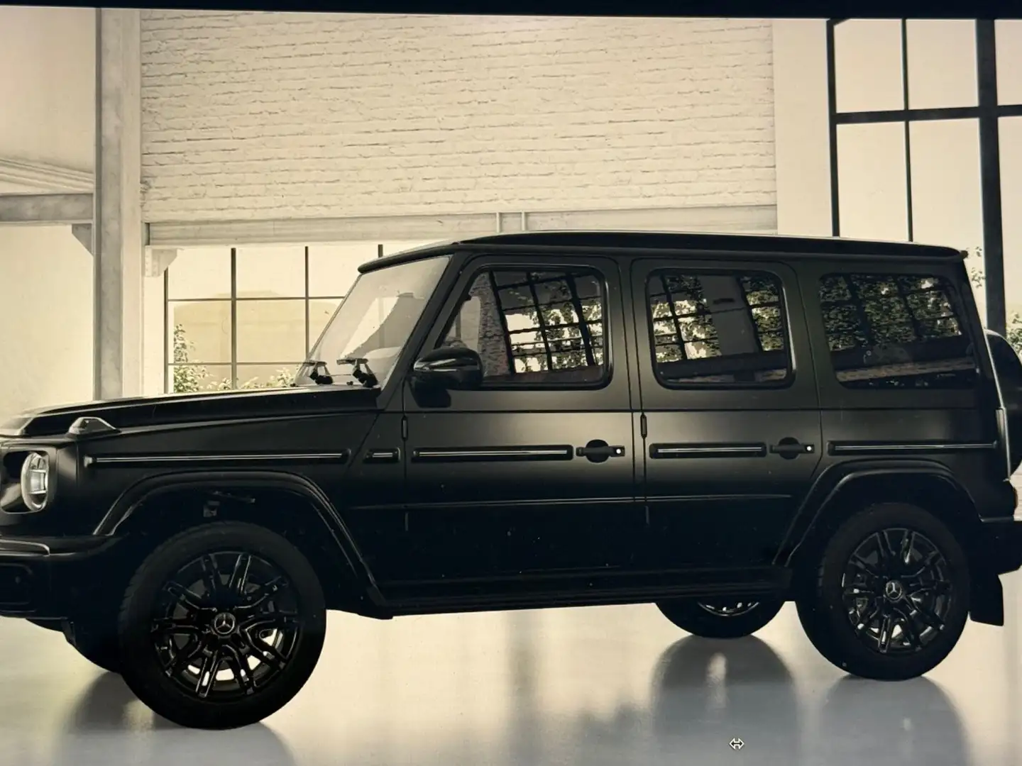 Mercedes-Benz G 450 d*SUPERIOR Line*Burmester*MultiMedia*MY26 Schwarz - 2