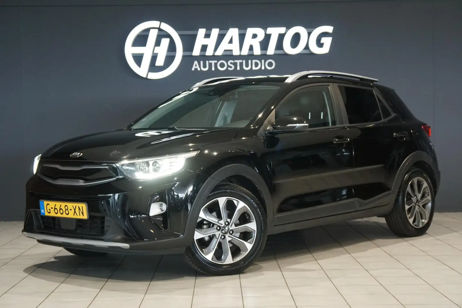 Kia Stonic 1.0 T-GDi DynamicPlusLine + CAMERA / TREKHAAK Schwarz - 1
