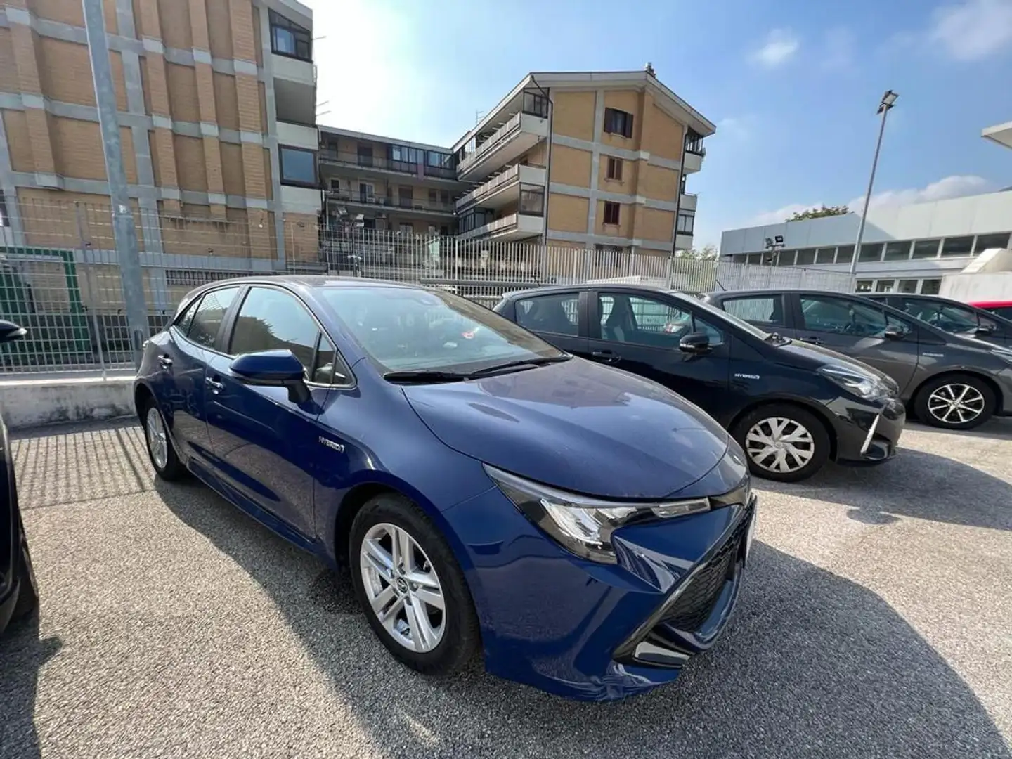 Toyota Corolla 1.8 Hybrid Active Blauw - 2